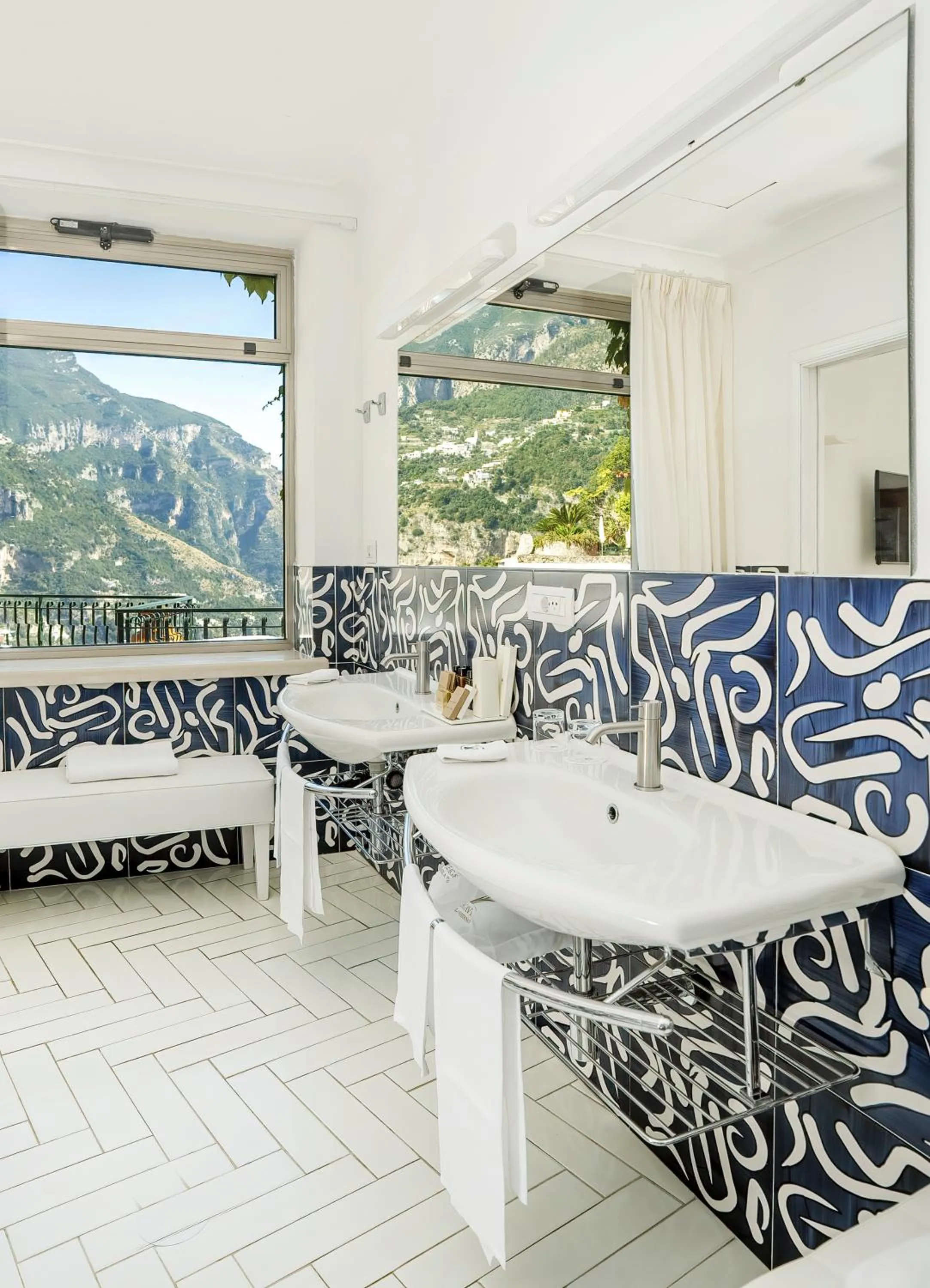 Bathroom in Hotel Le Agavi