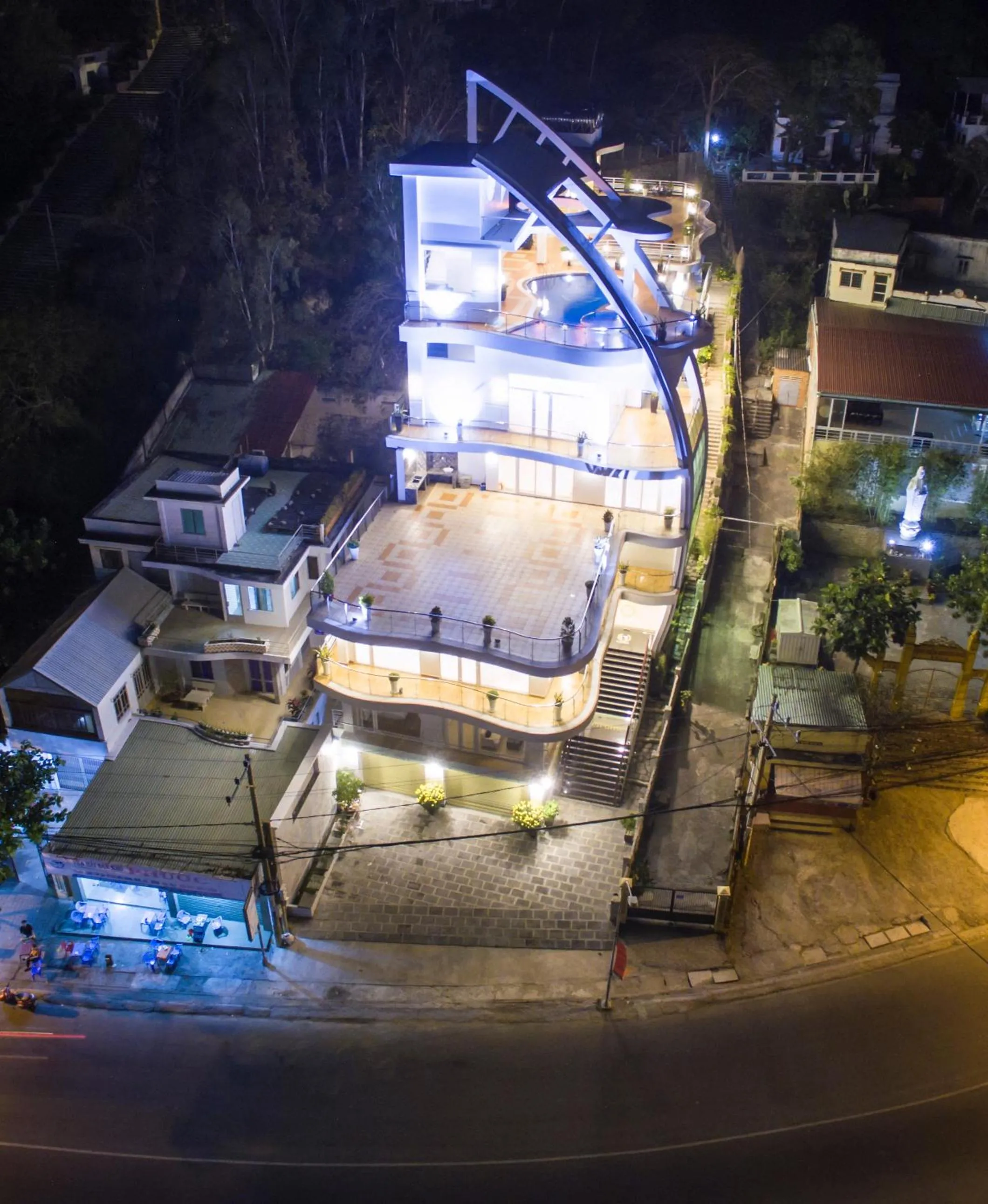 Property building in Cassabella Hotel & Apartments