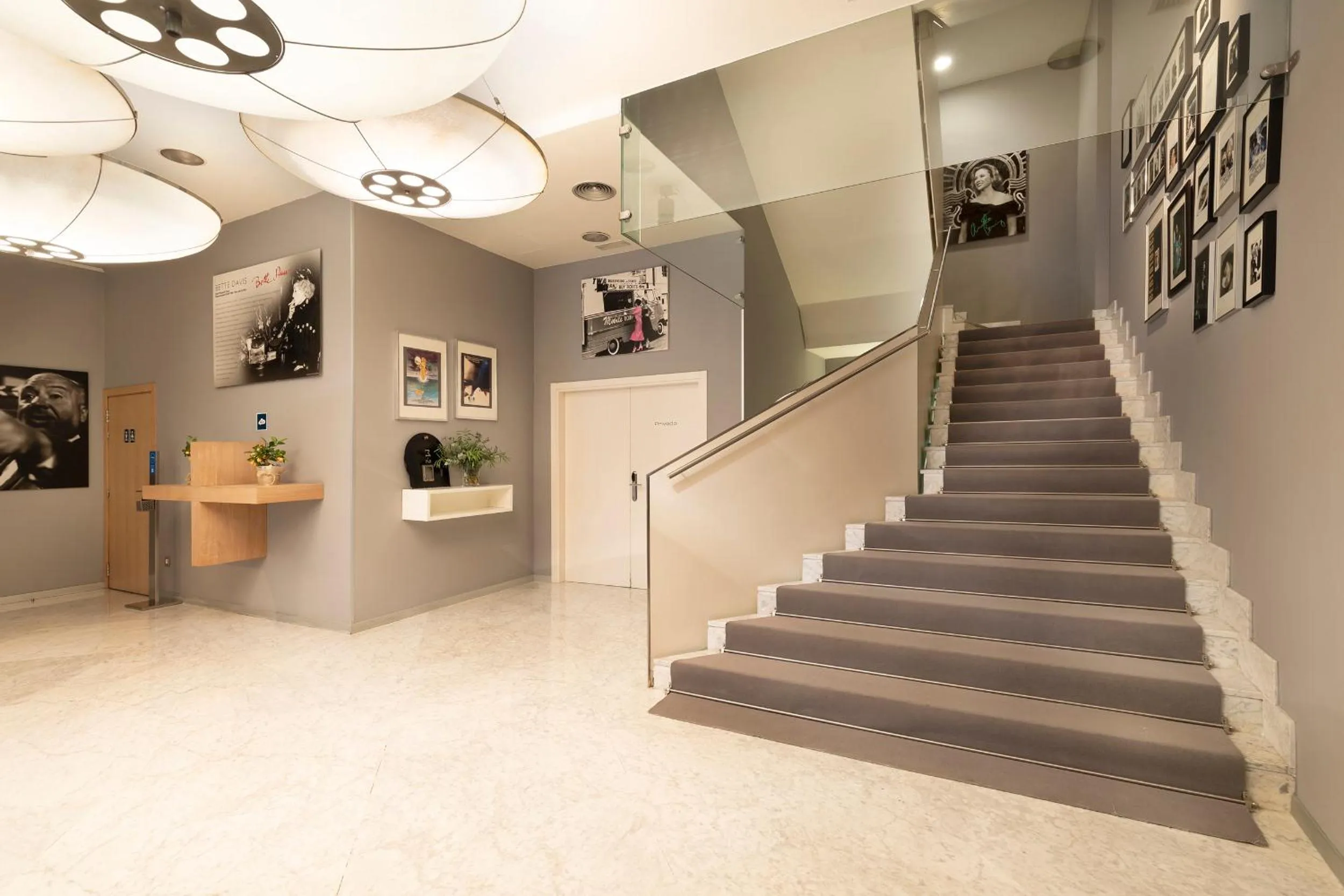 Lobby or reception in Hotel Zinema7