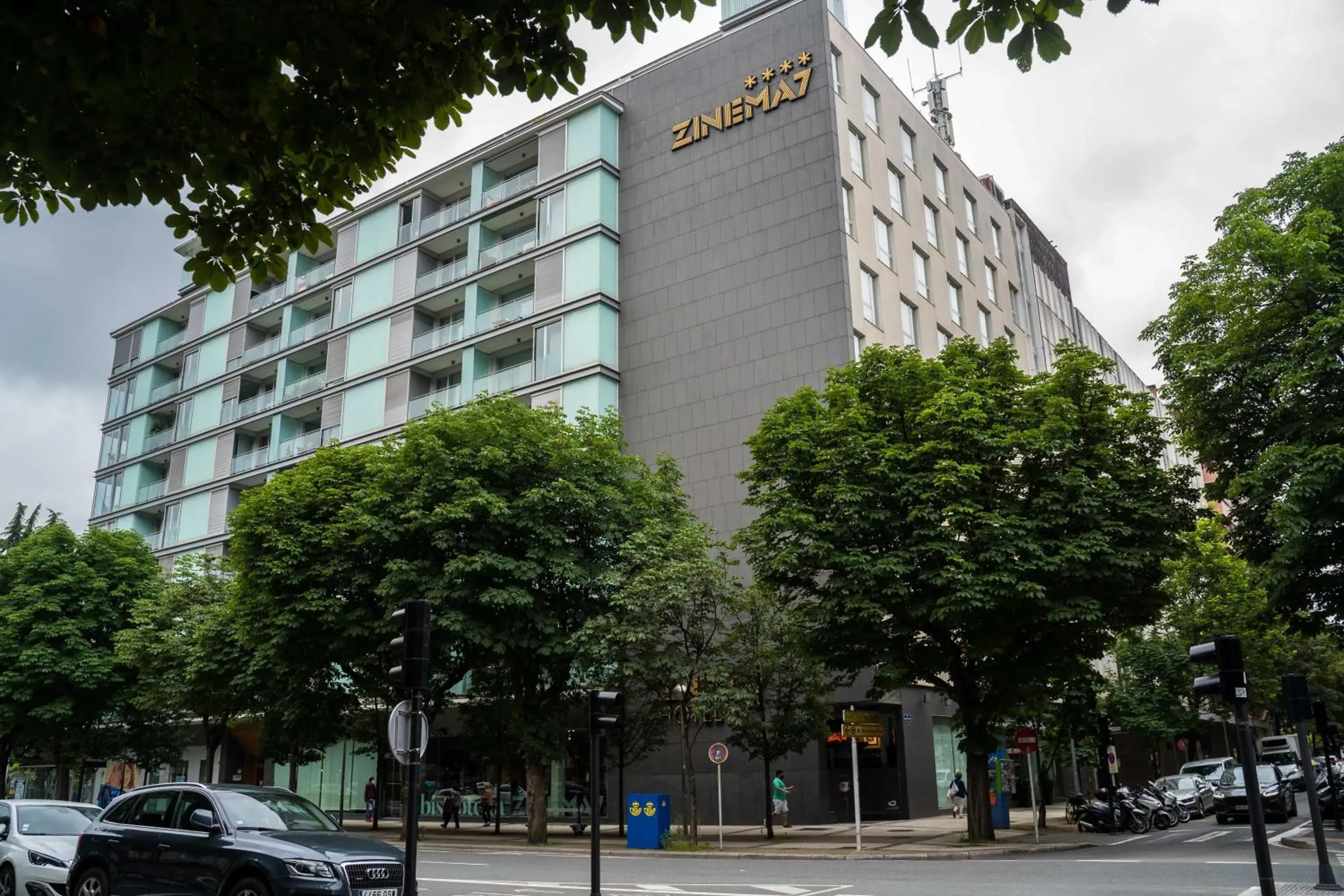 Property building in Hotel Zinema7 Property building in Hotel Zinema7