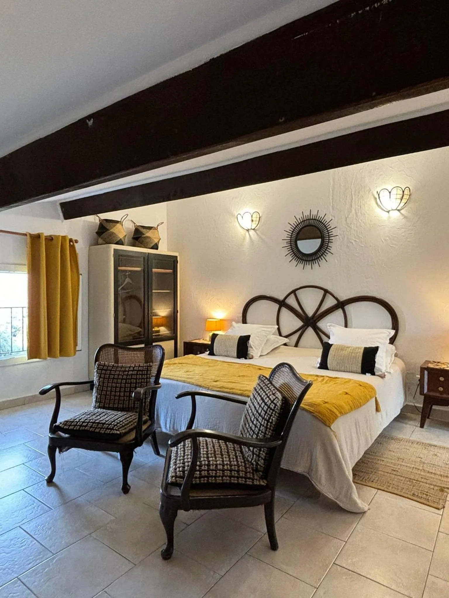 Bed in L'Aghjalle