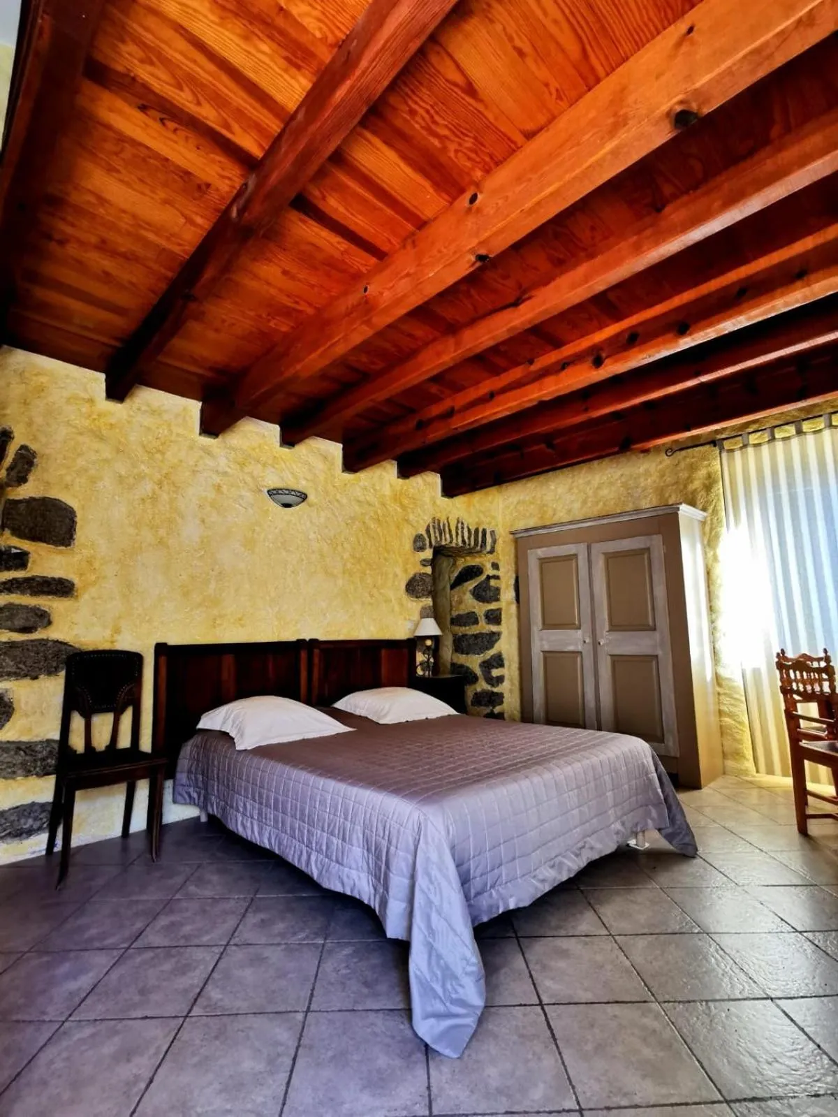 Bed in L'Aghjalle