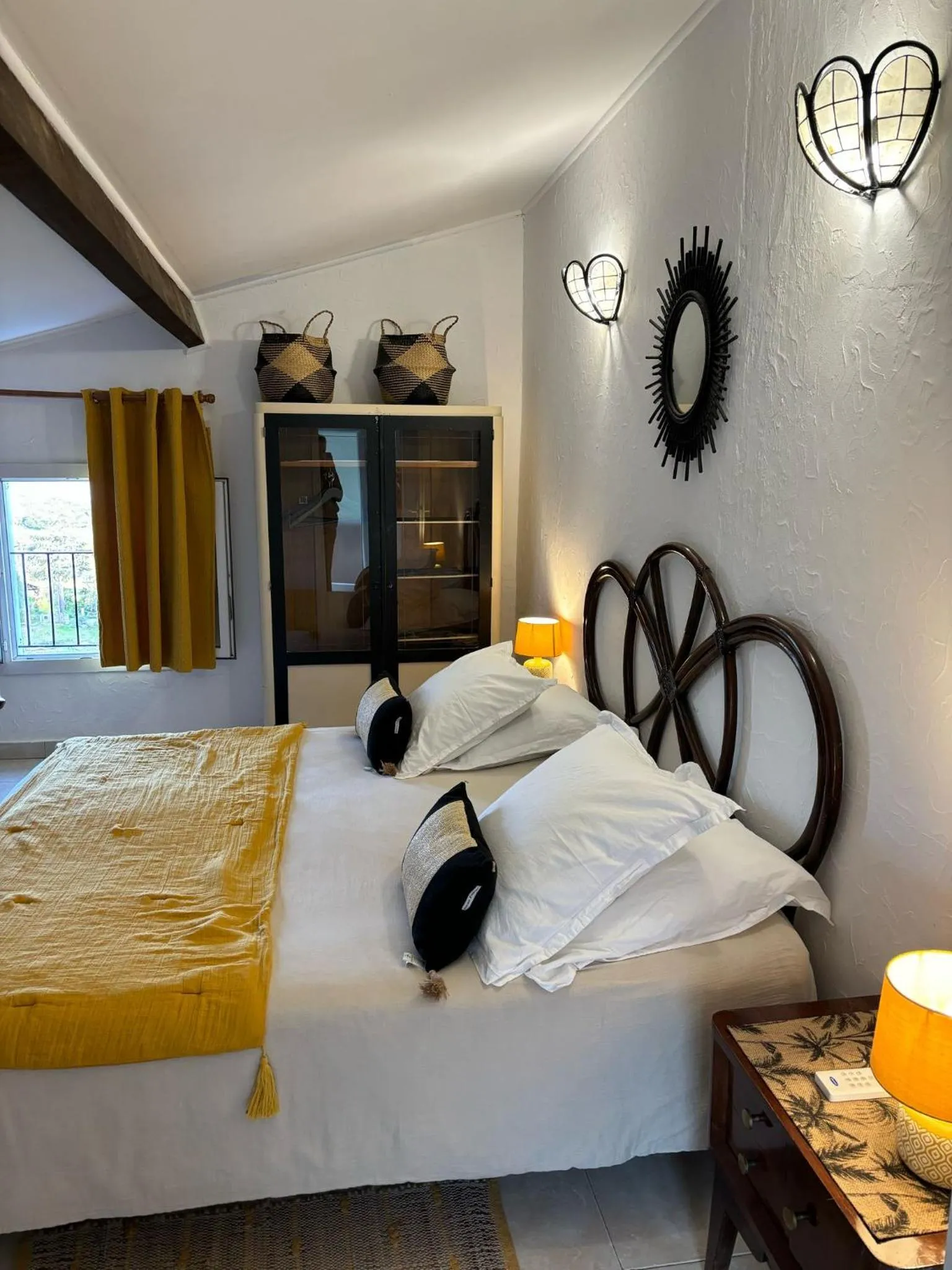 Bed in L'Aghjalle