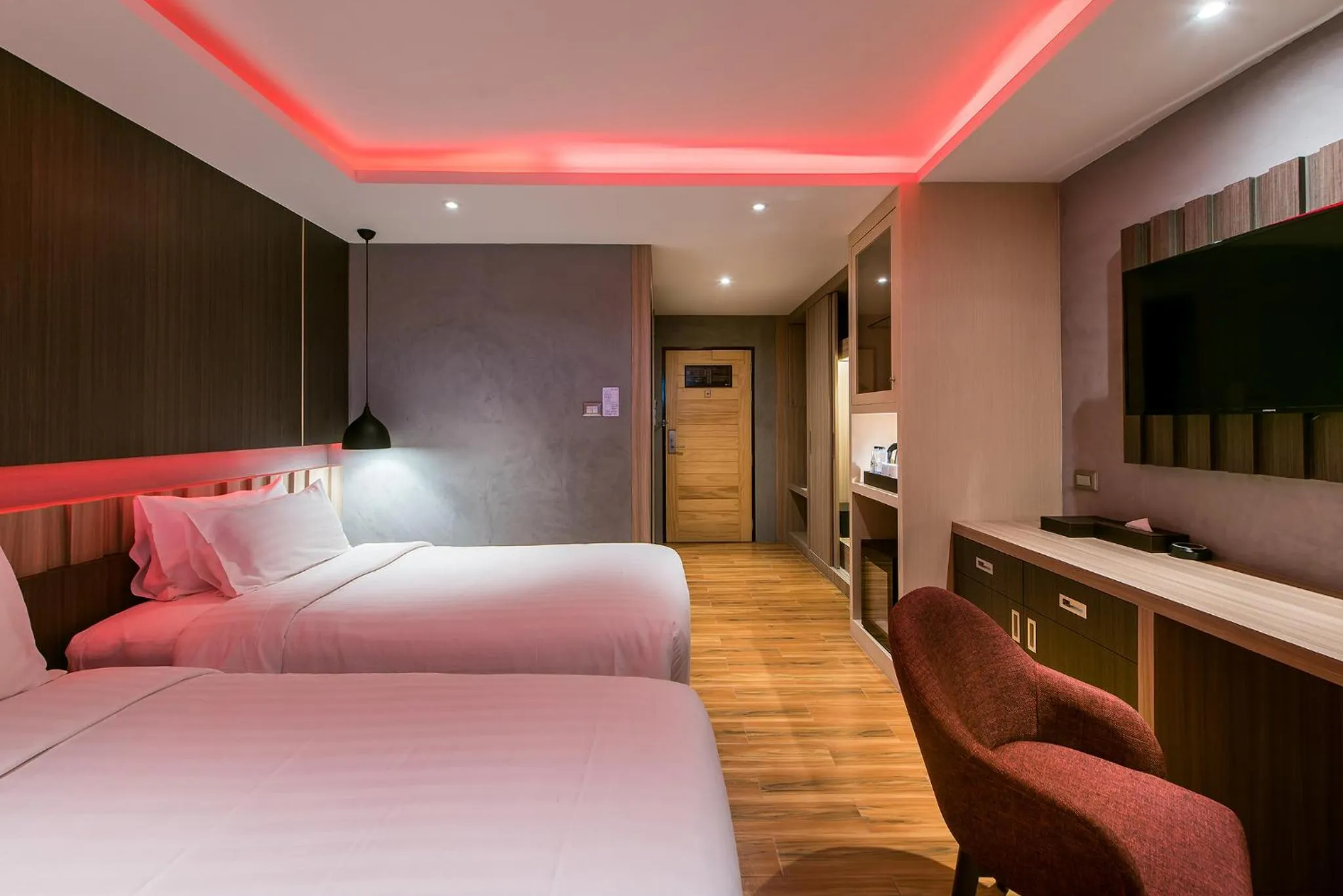 Photo of the whole room, Bed in Nadee 10 Resort & Hotel