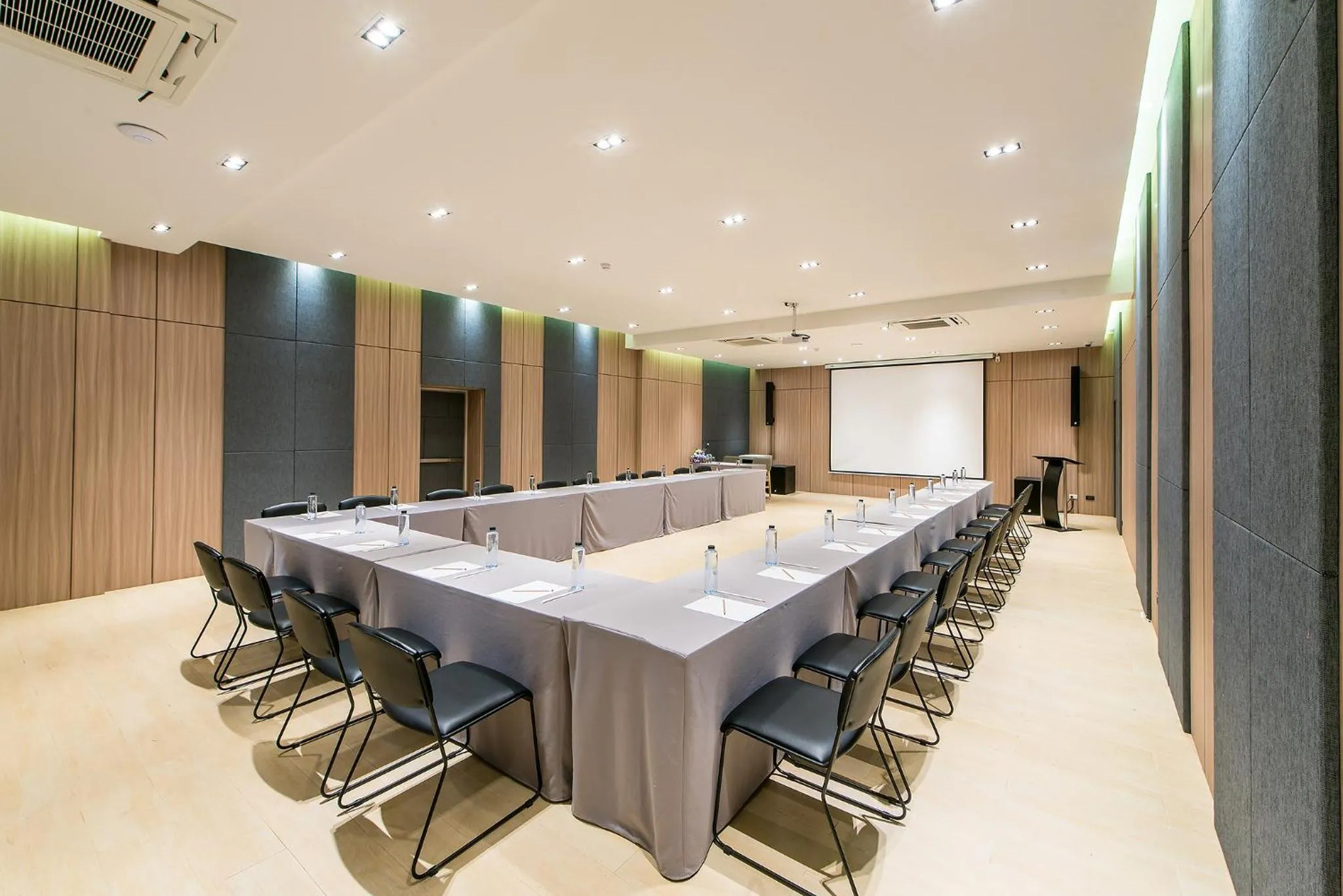 Meeting/conference room in Nadee 10 Resort & Hotel