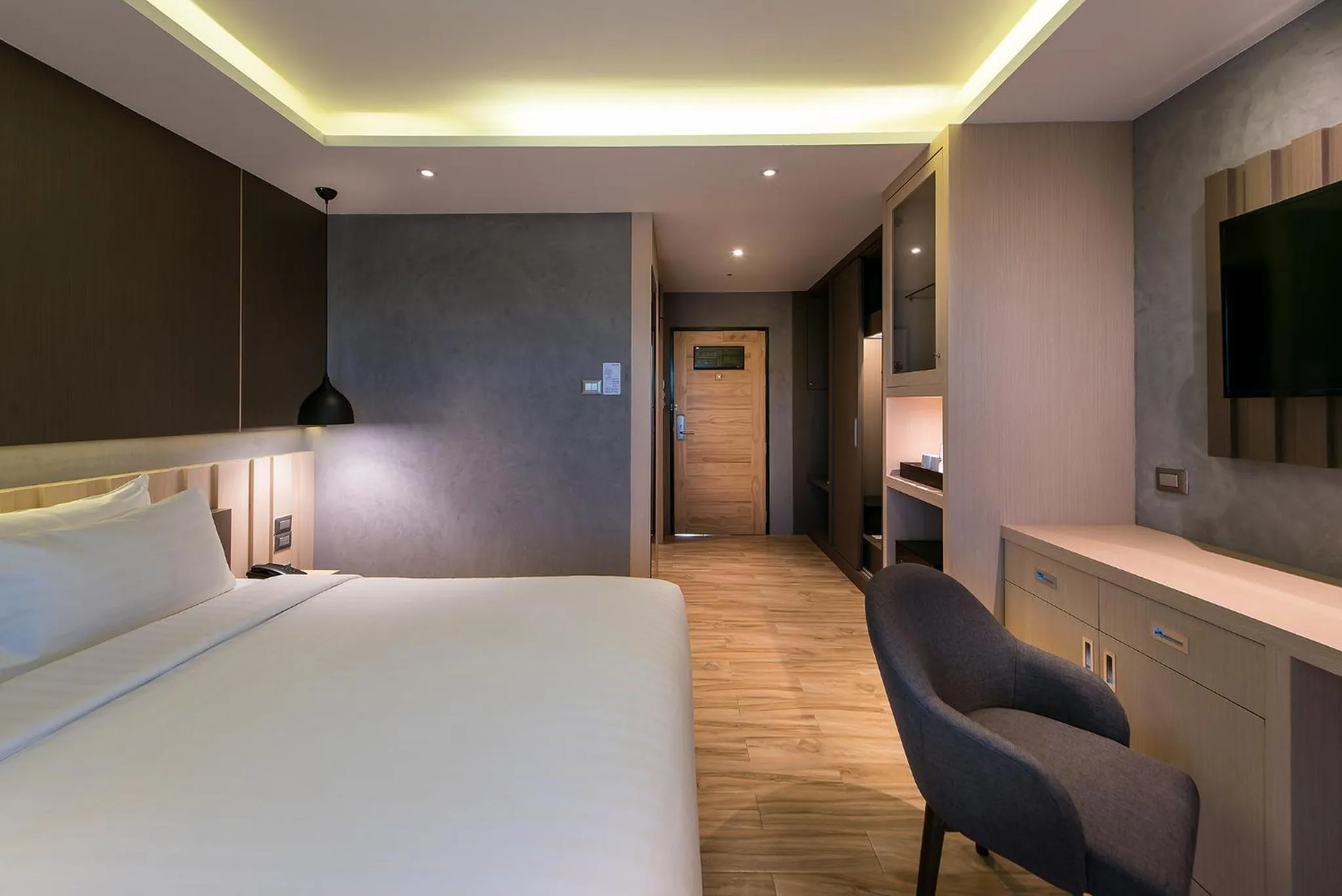 Photo of the whole room, Bed in Nadee 10 Resort & Hotel