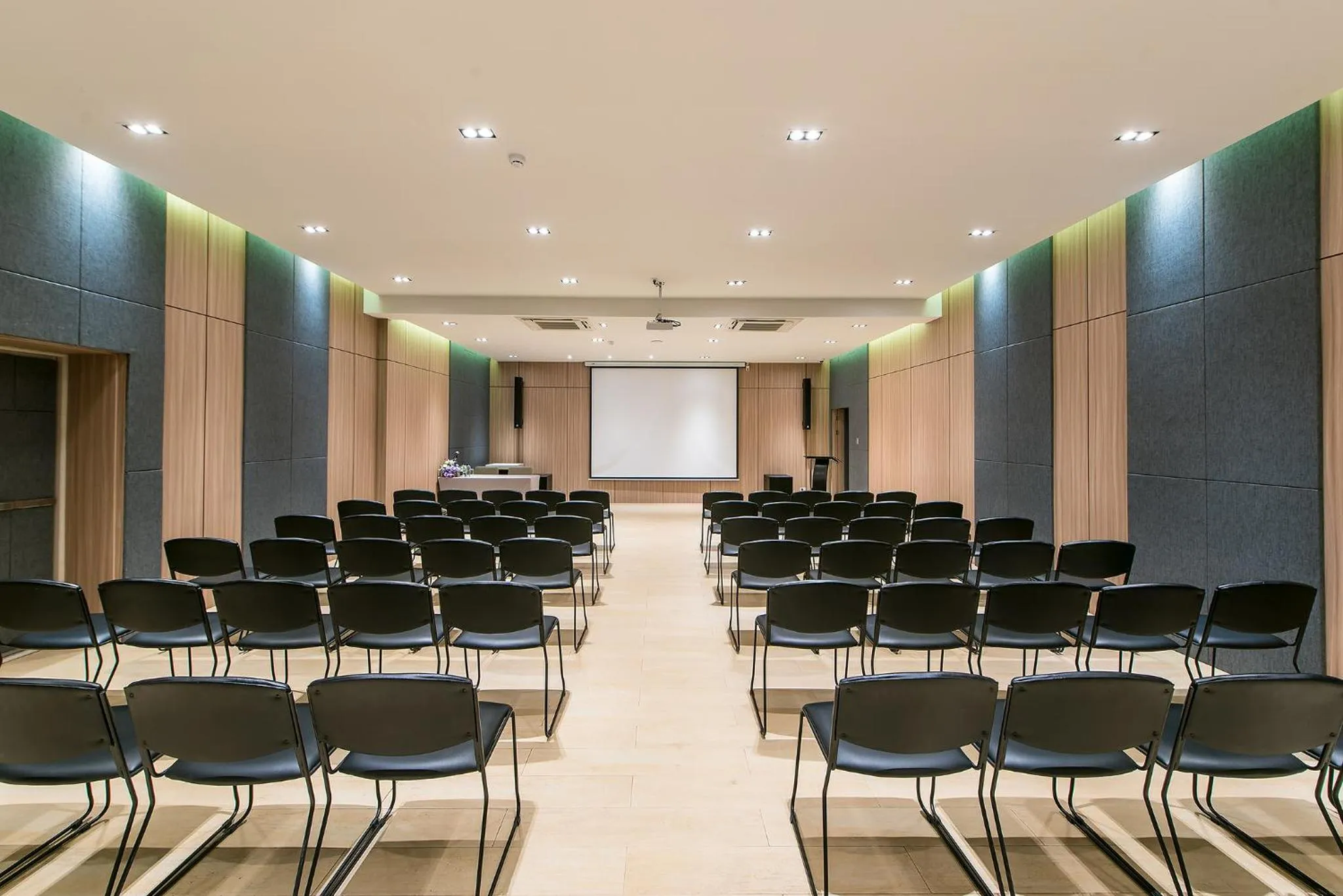 Meeting/conference room in Nadee 10 Resort & Hotel