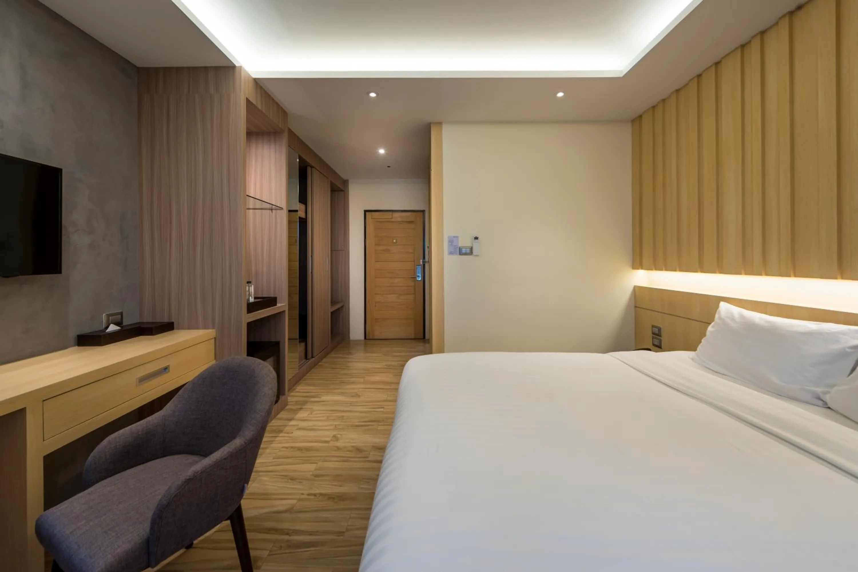 Photo of the whole room, Bed in Nadee 10 Resort & Hotel