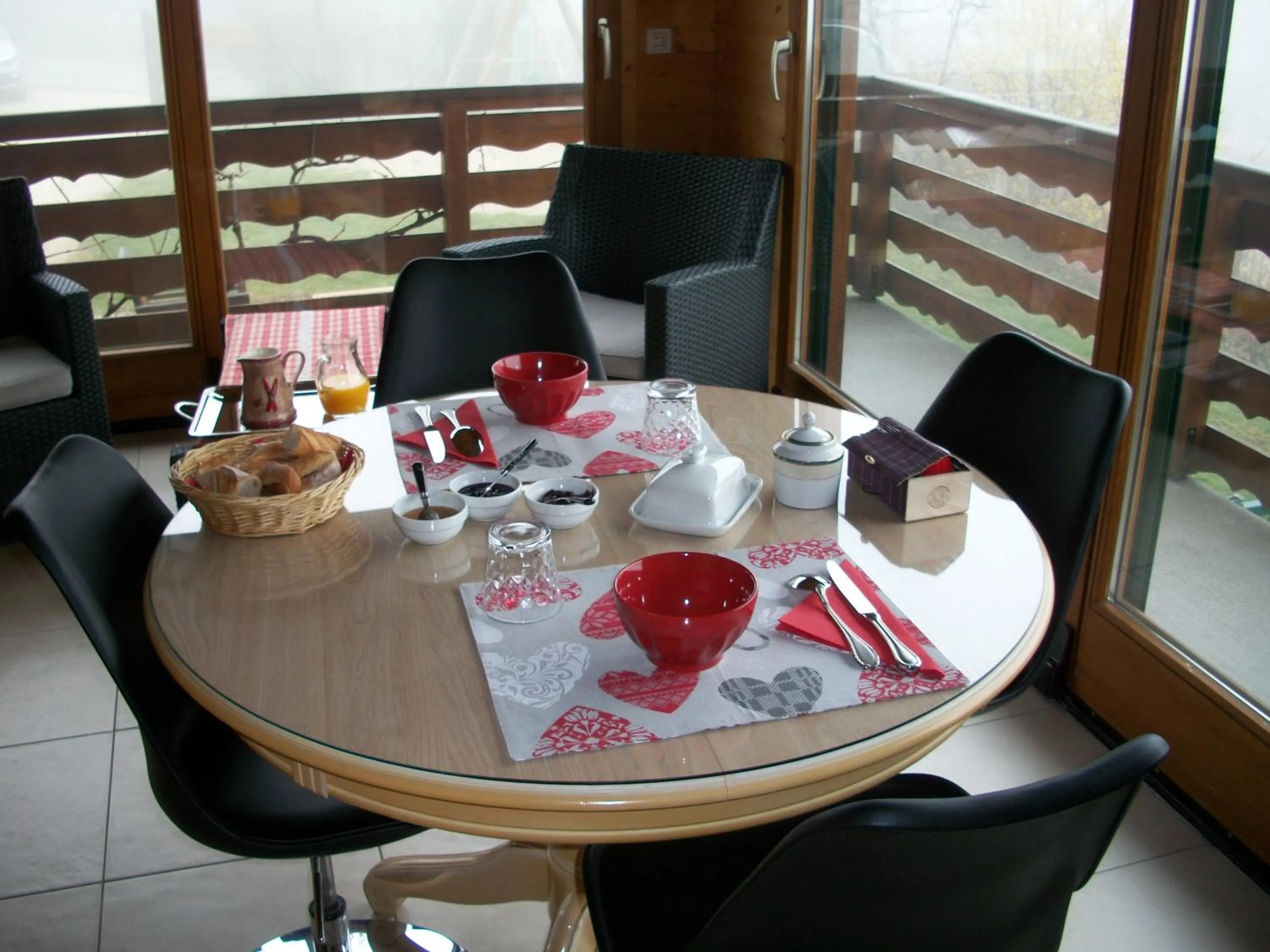 Continental breakfast in Chalet Les Aigles
