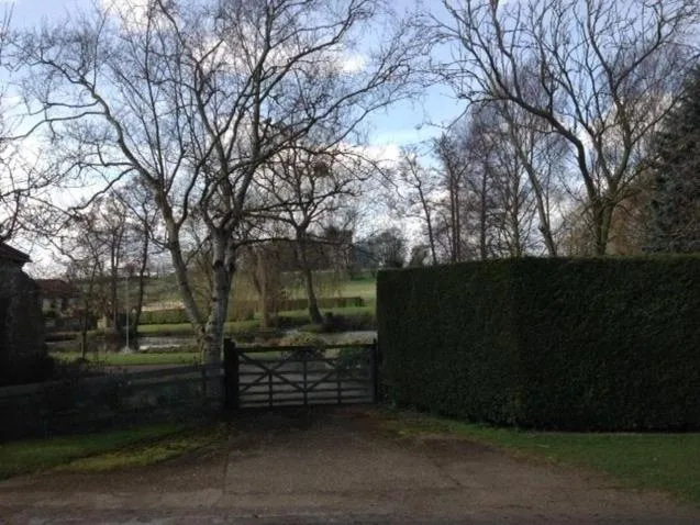 Other in Chalk and Cheese