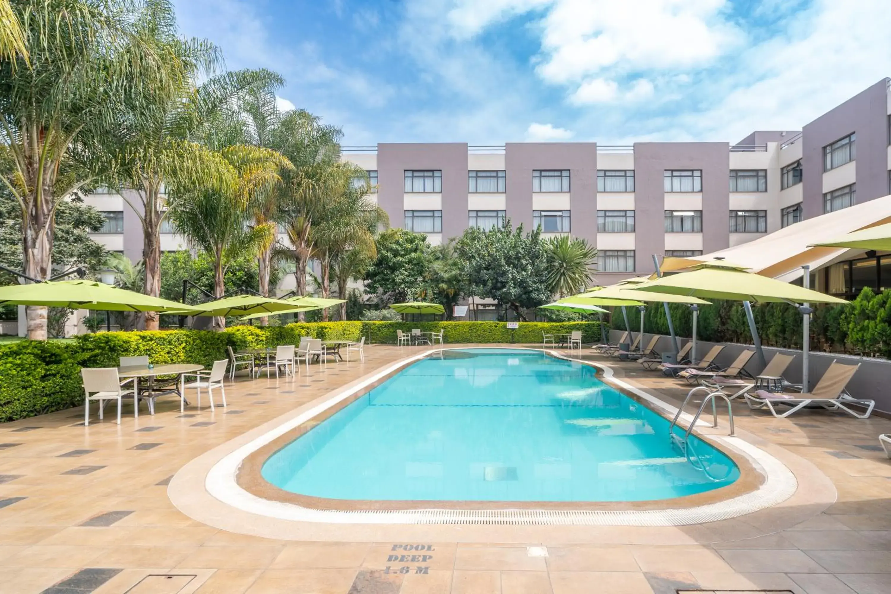 Swimming pool in Tamarind Tree Hotel Swimming pool in Tamarind Tree Hotel