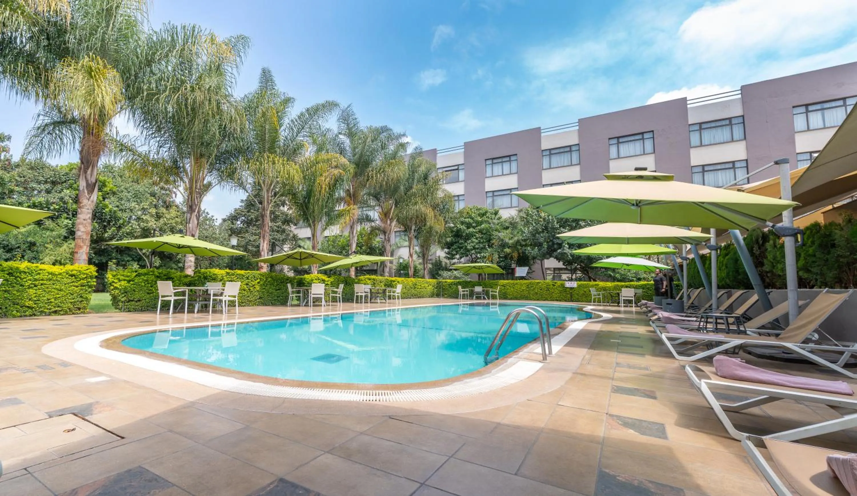 Swimming pool in Tamarind Tree Hotel