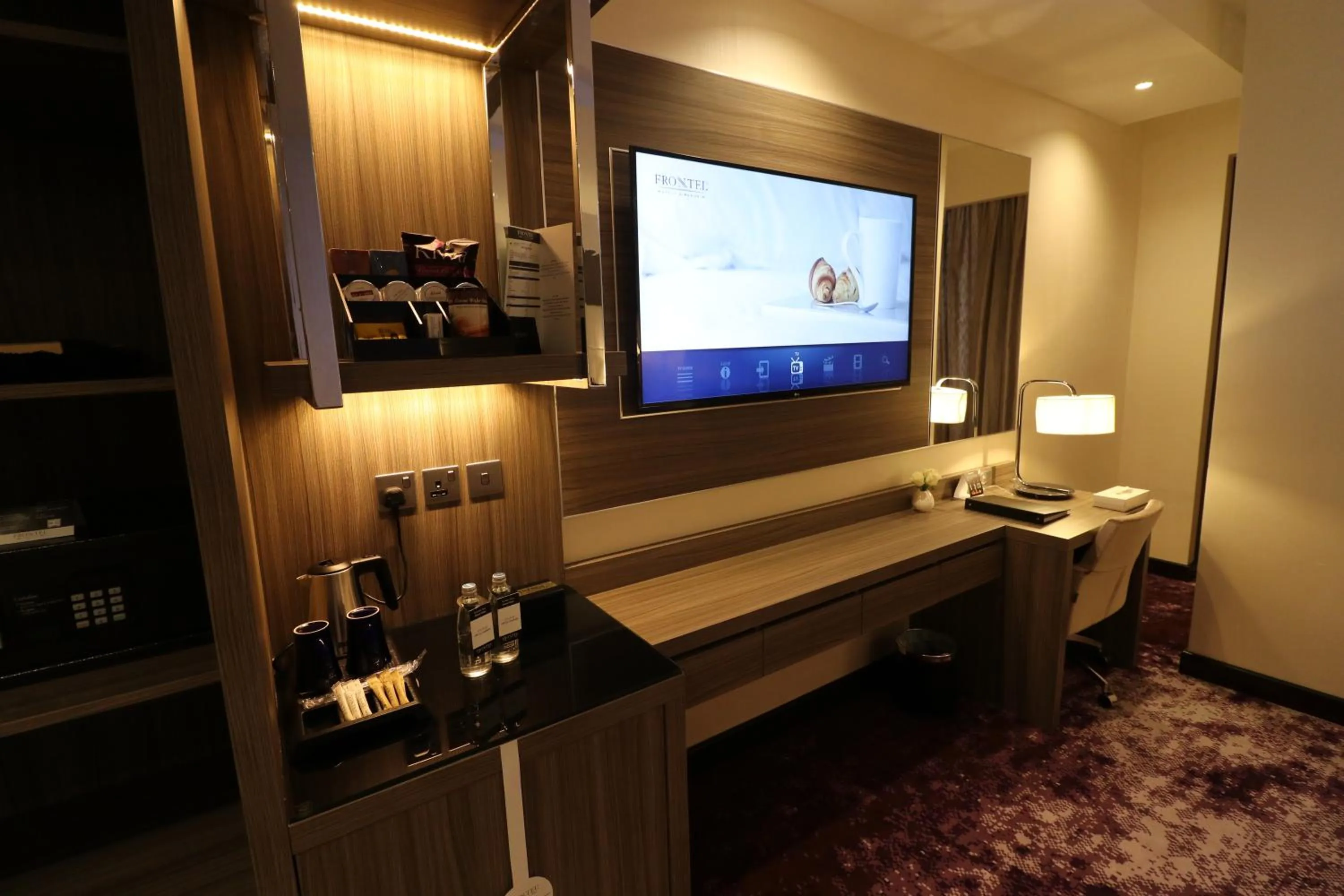 TV and multimedia in Paradise Elite Hotel Al-Tahlia Jeddah