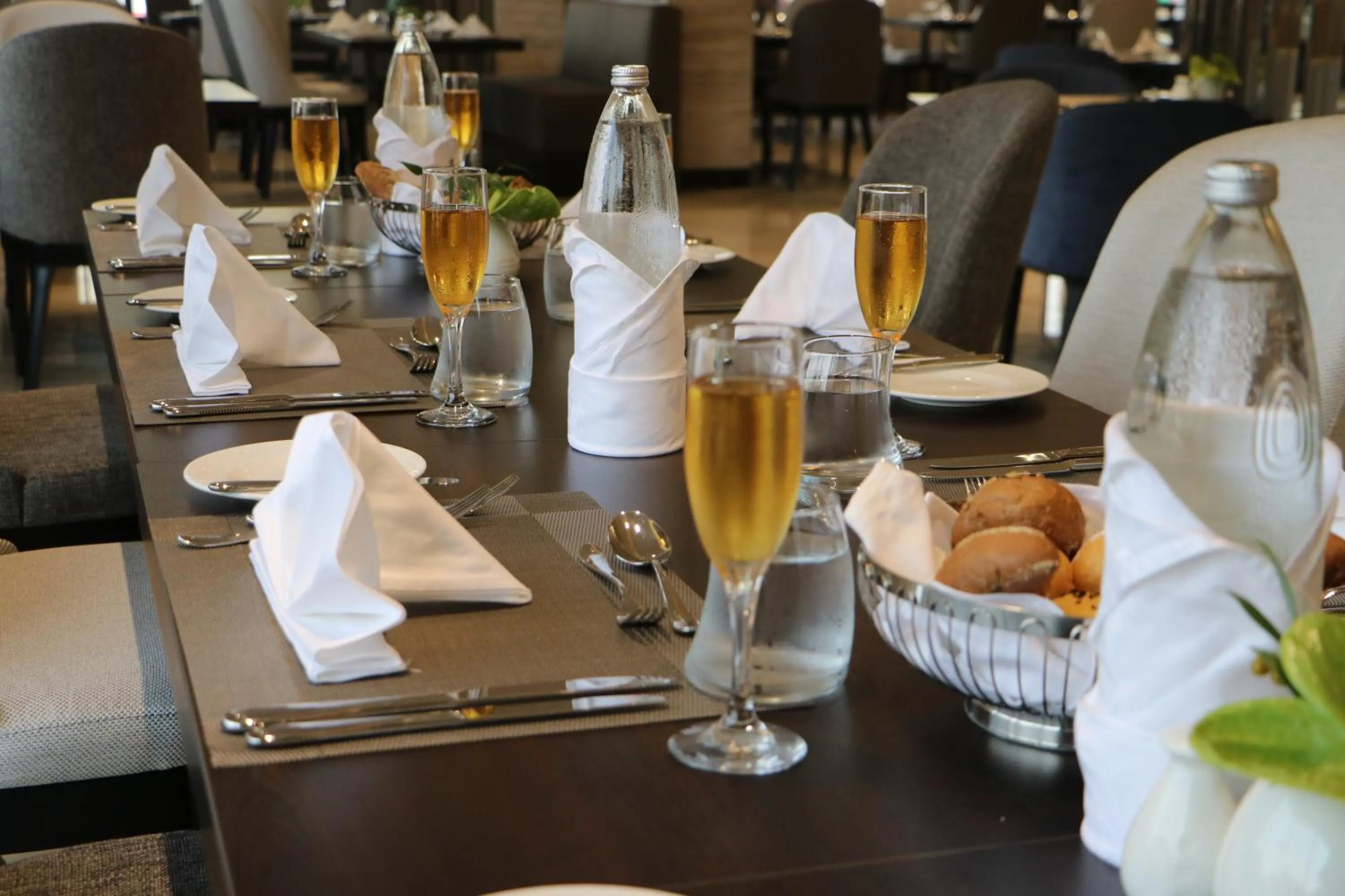 Restaurant/places to eat in Paradise Elite Hotel Al-Tahlia Jeddah