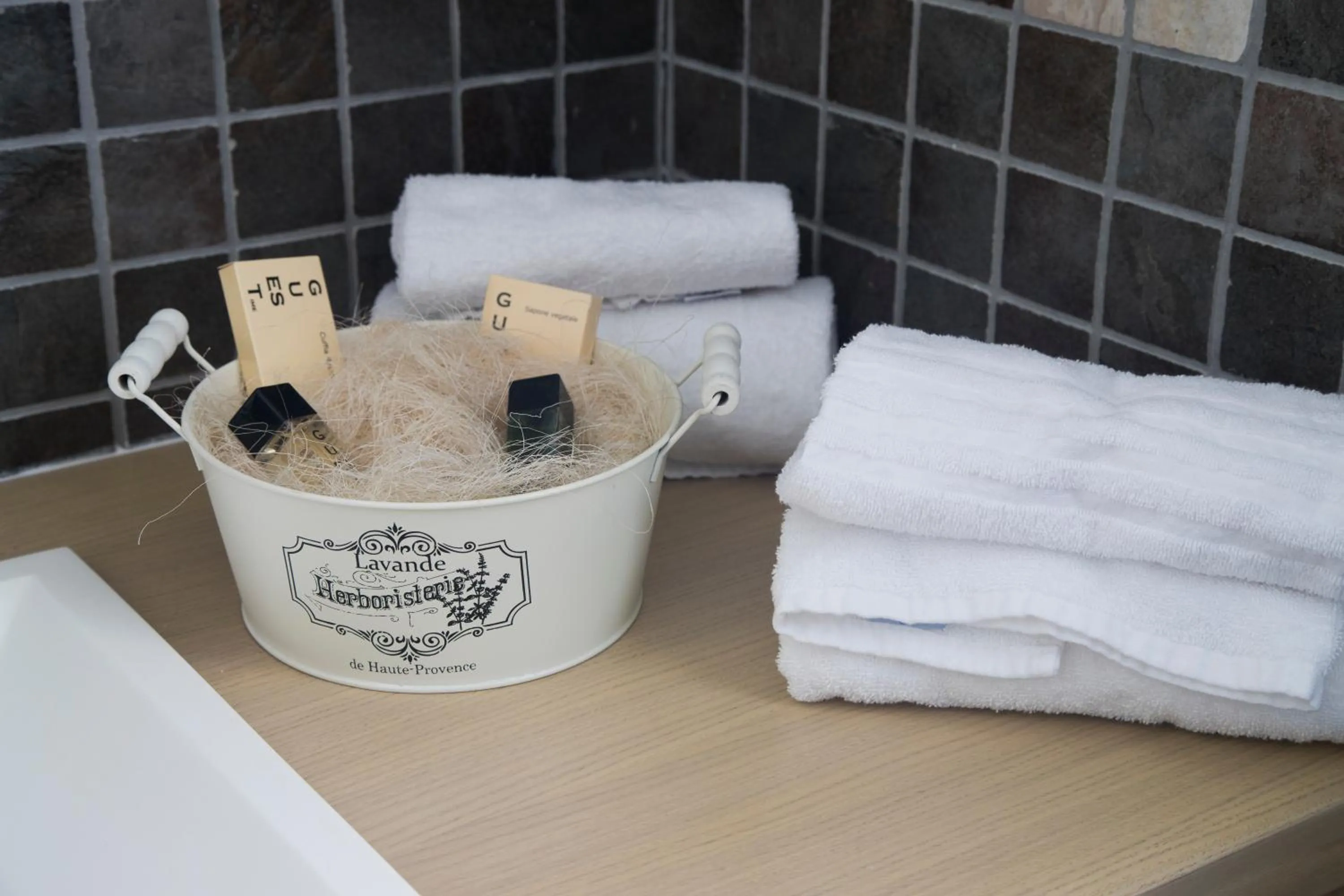 Decorative detail in Les Suites Magnolia