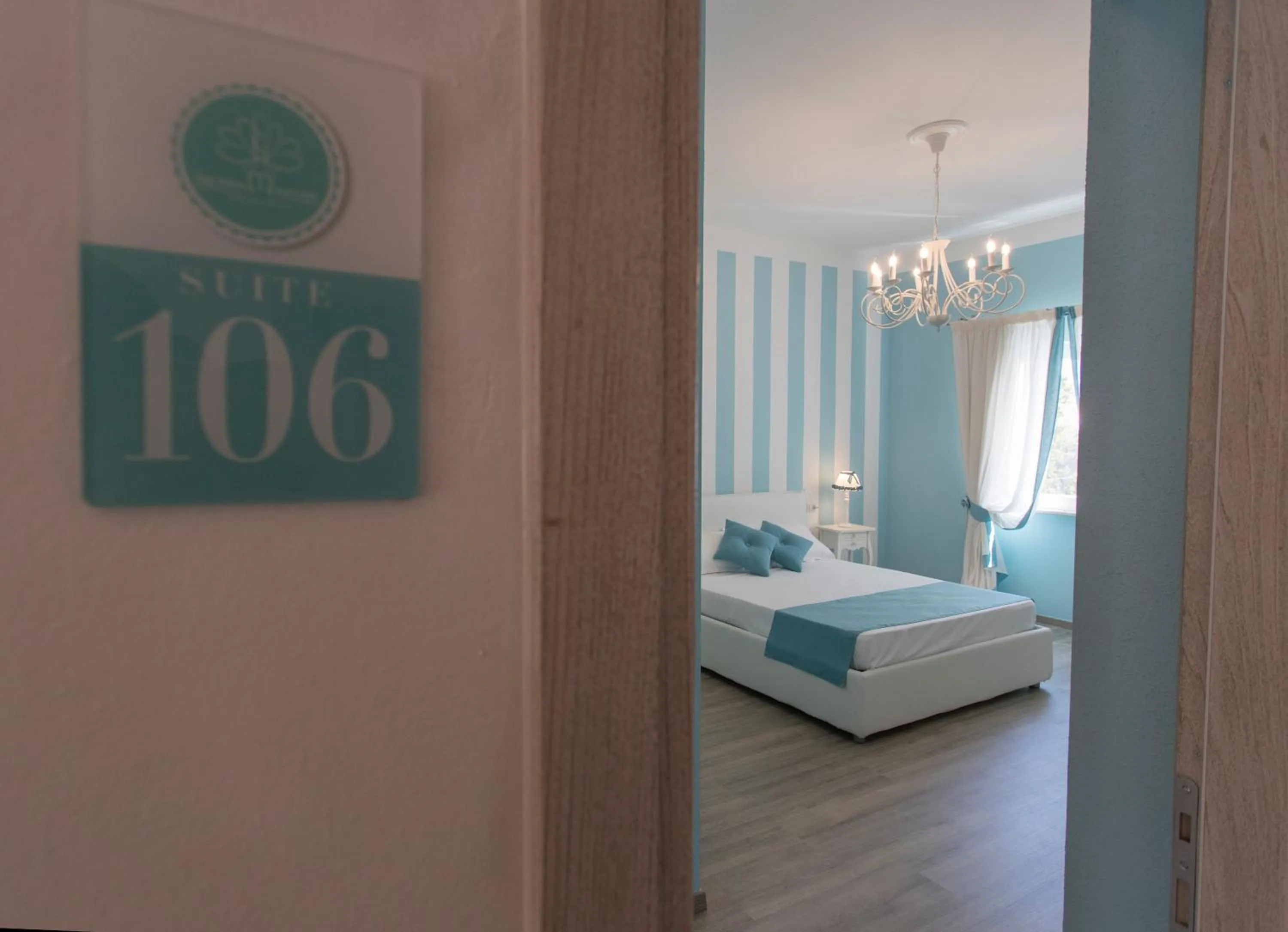 Decorative detail, Bed in Les Suites Magnolia