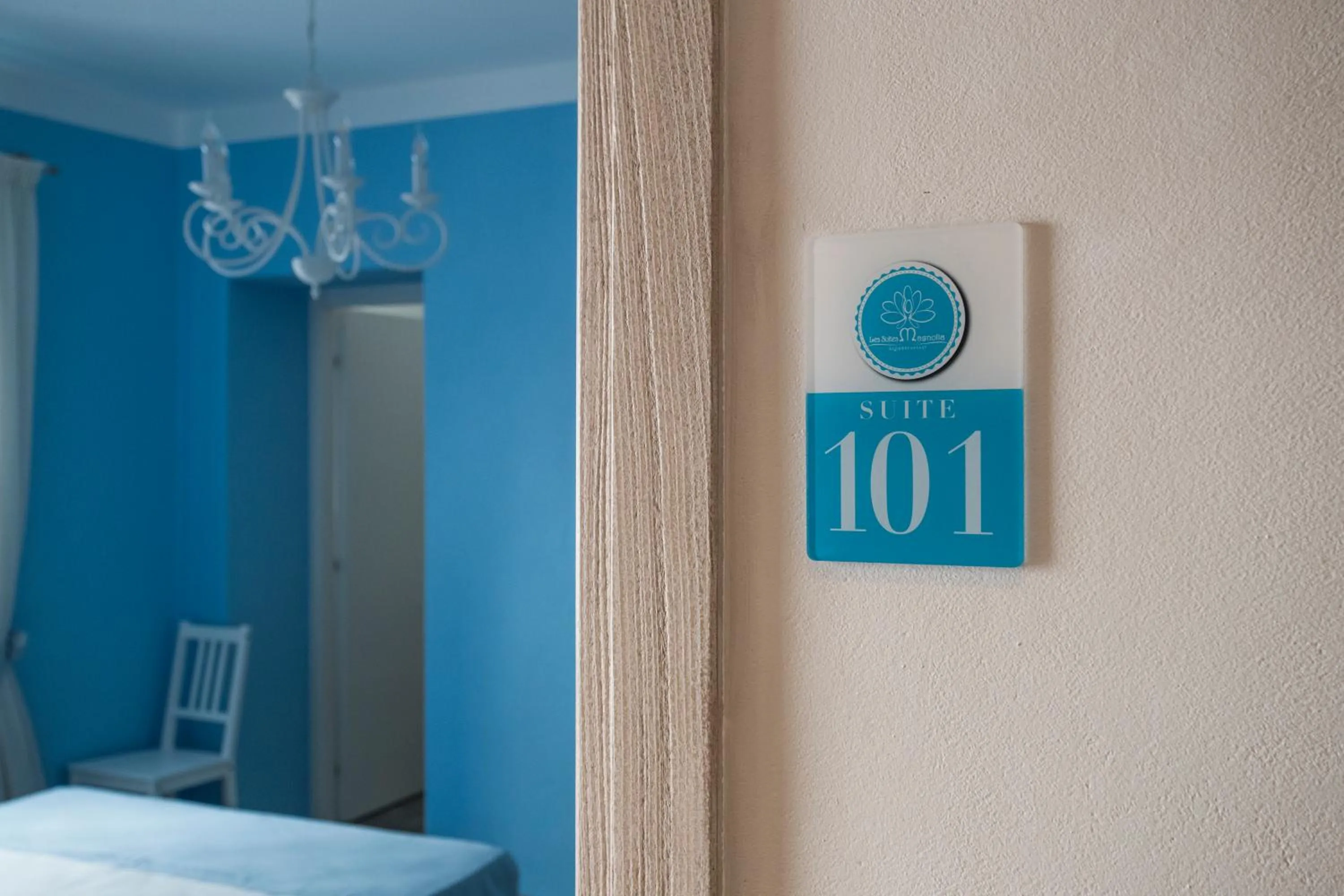 Decorative detail, Bed in Les Suites Magnolia