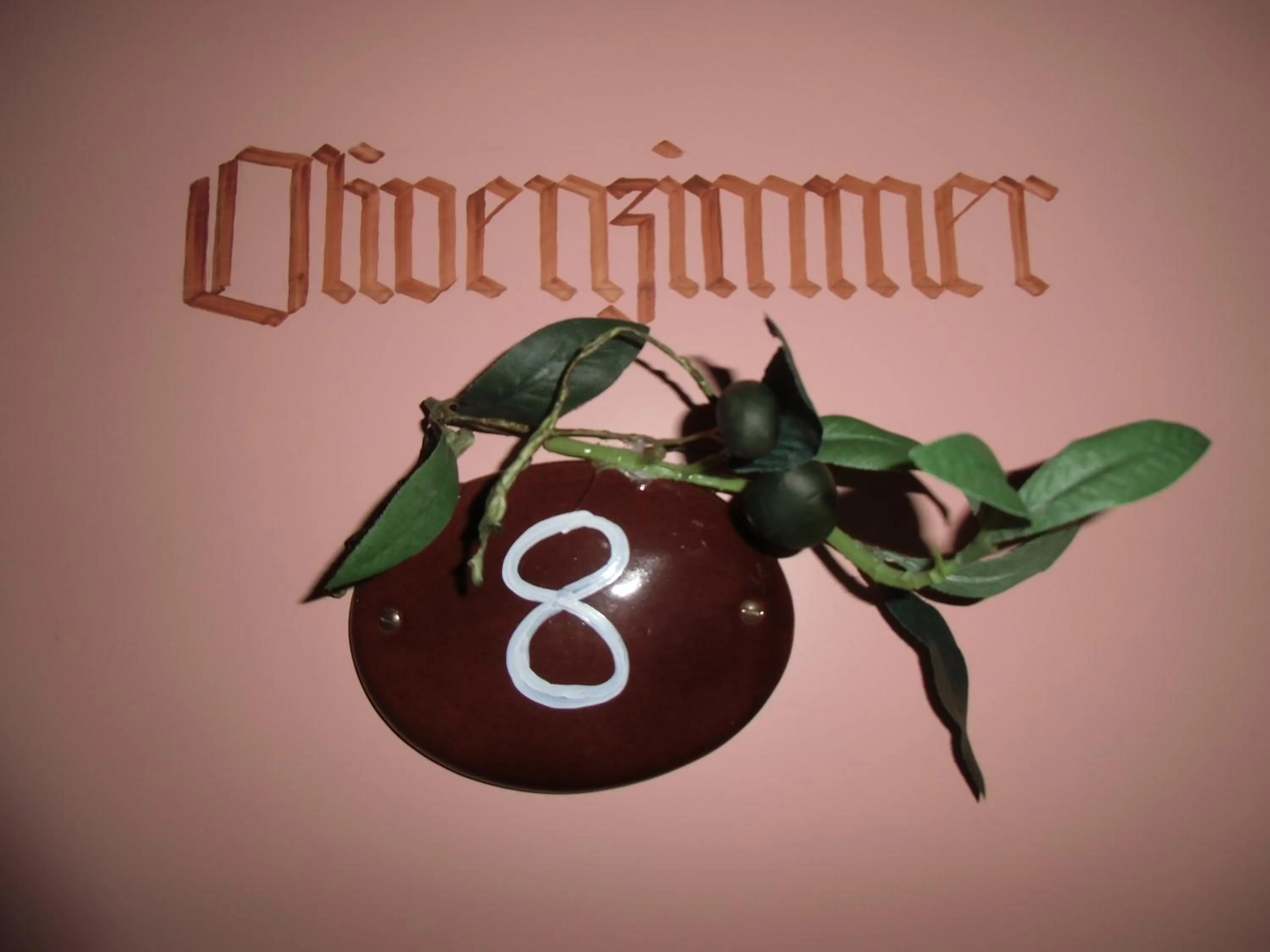 Logo/Certificate/Sign in Hotel Trendtino