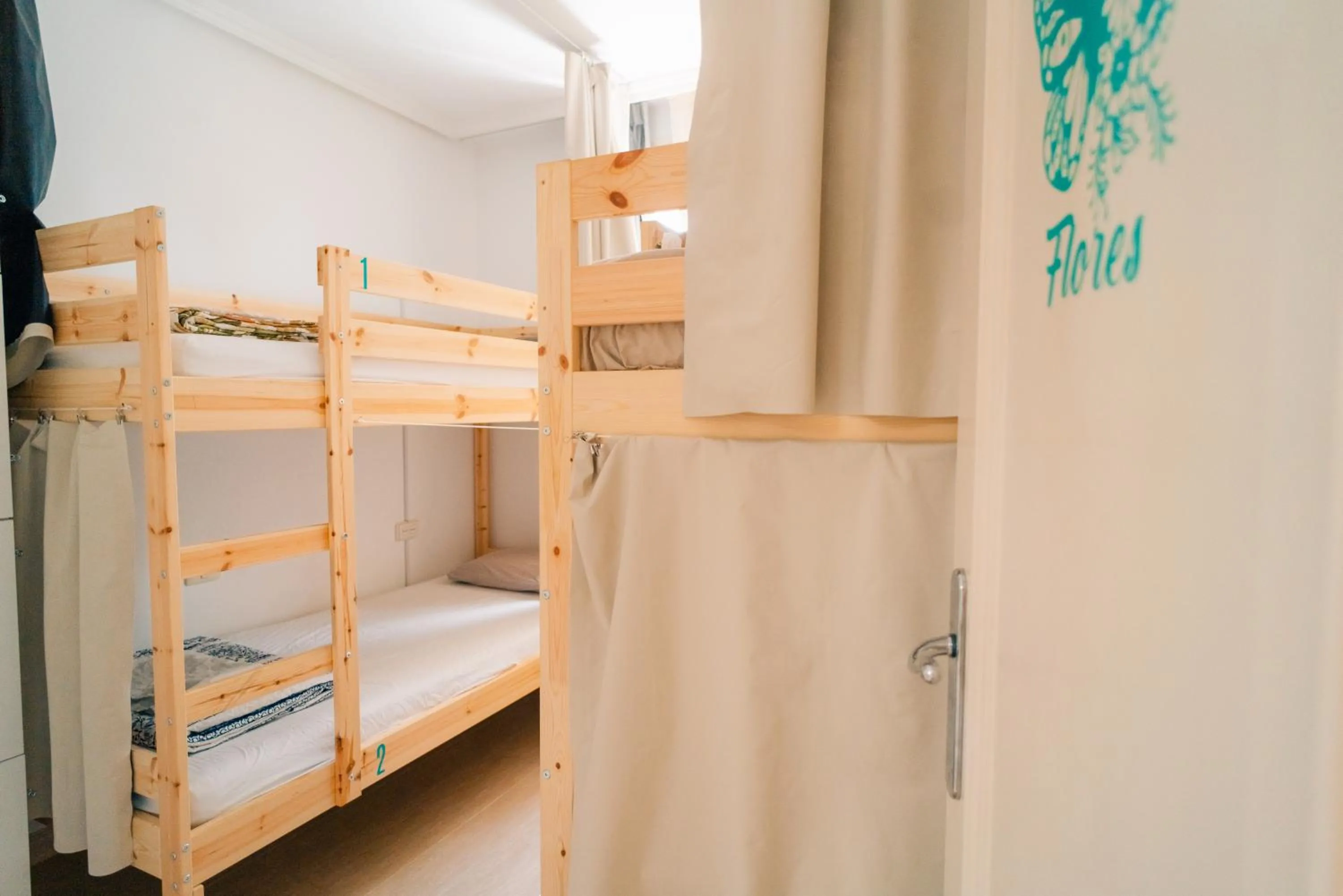 Single Bed in Dormitory Room in Aloe Vera Shared House