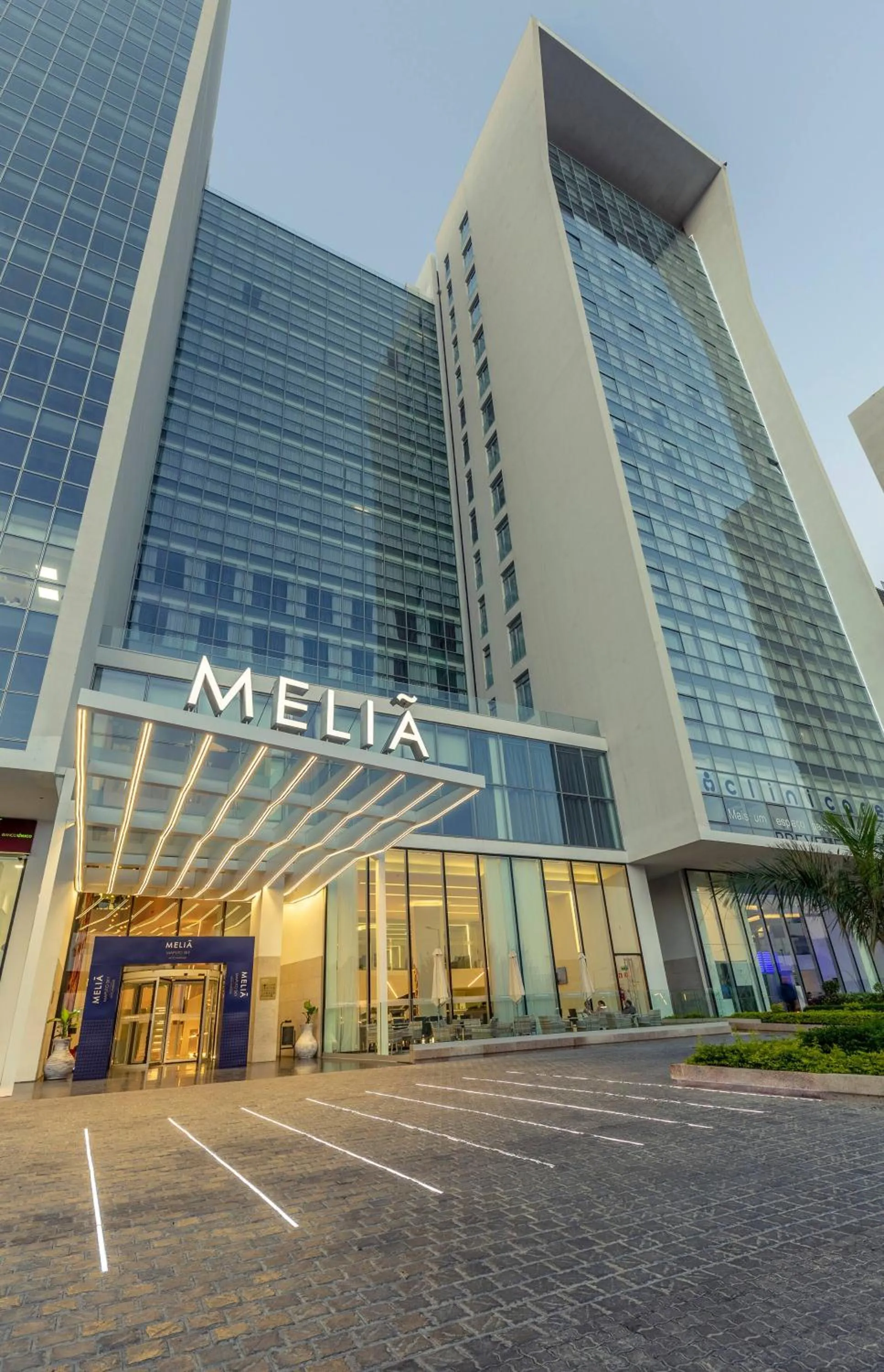 Property building in Meliá Maputo Sky