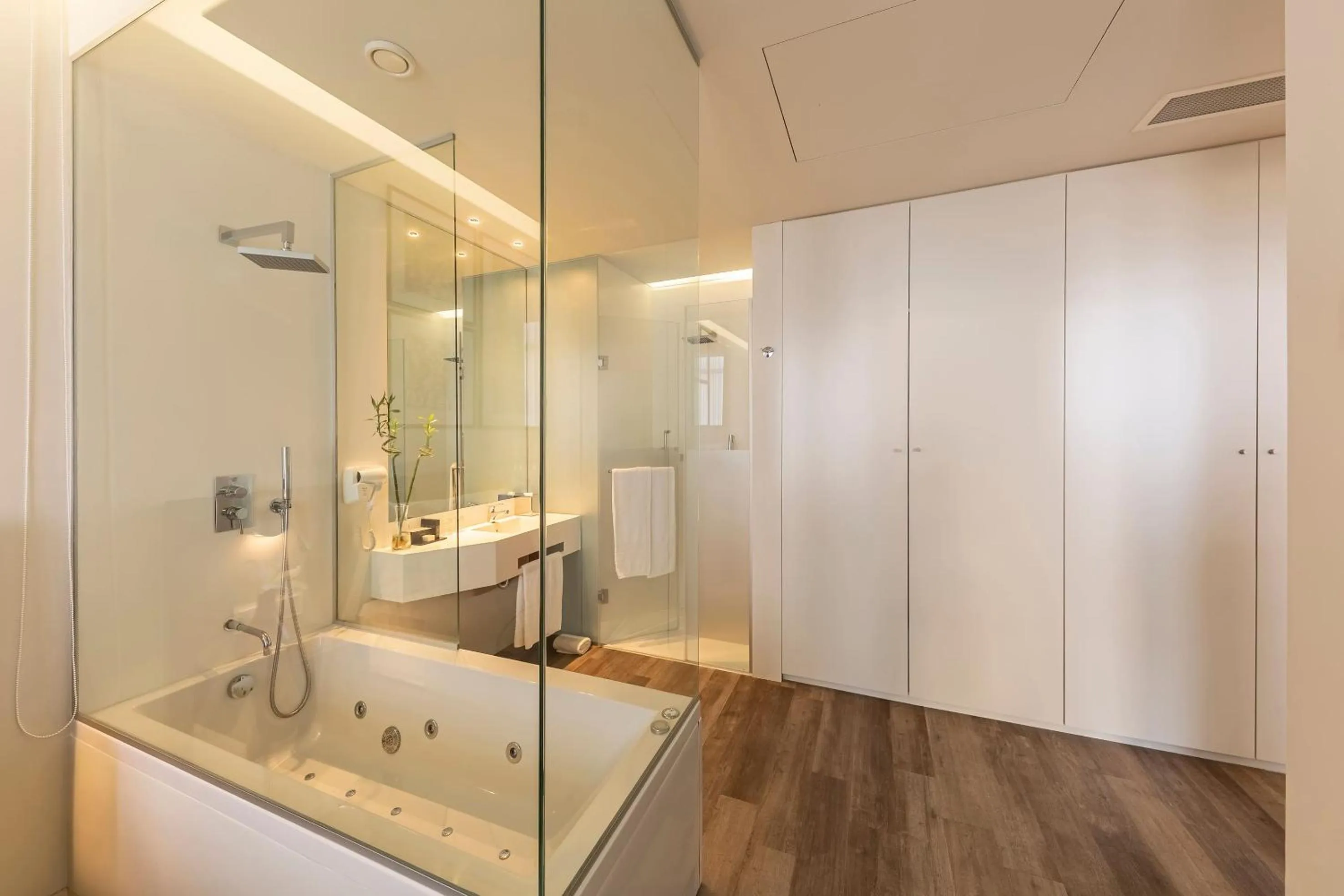 Bathroom in Meliá Maputo Sky