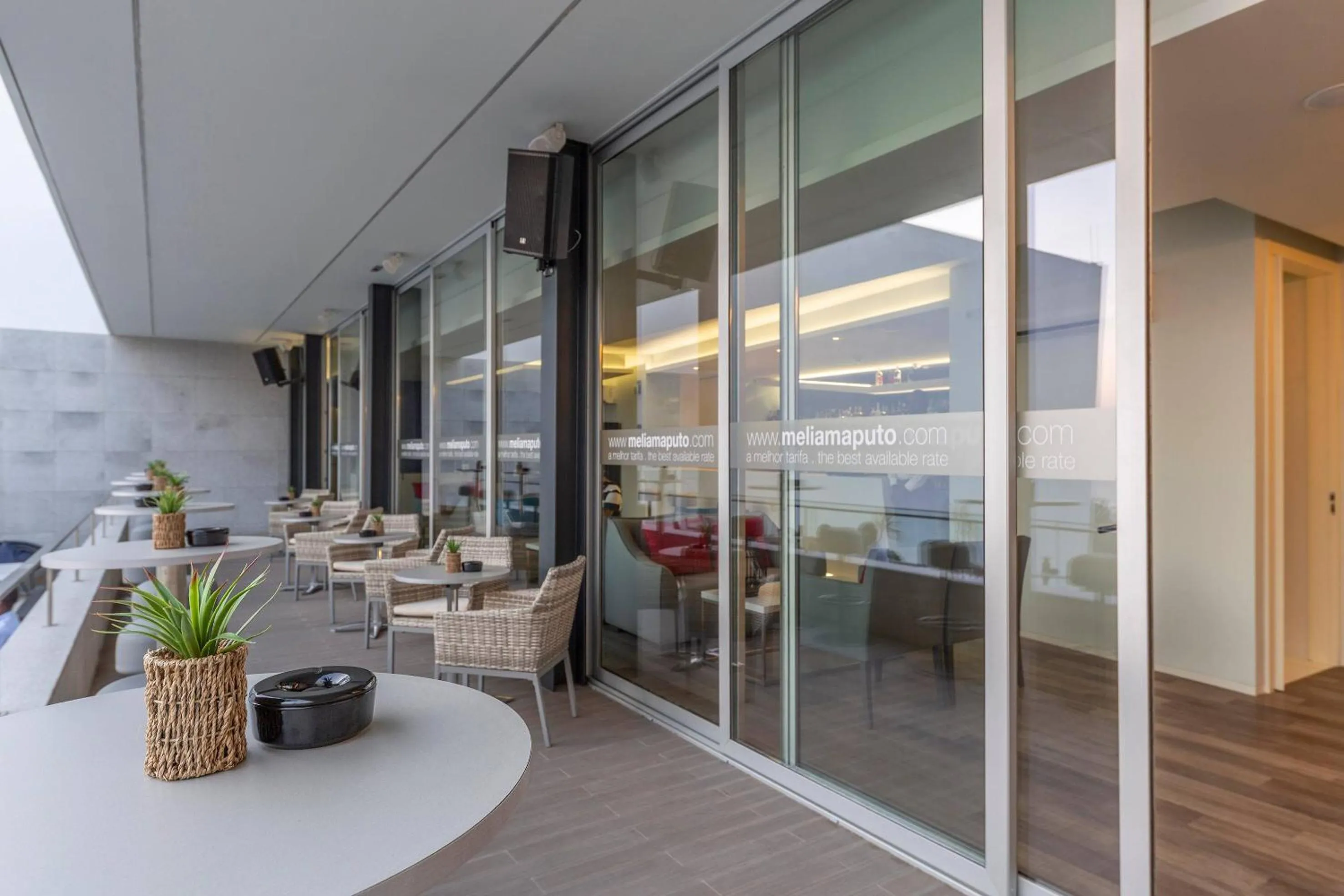 Restaurant/places to eat in Meliá Maputo Sky