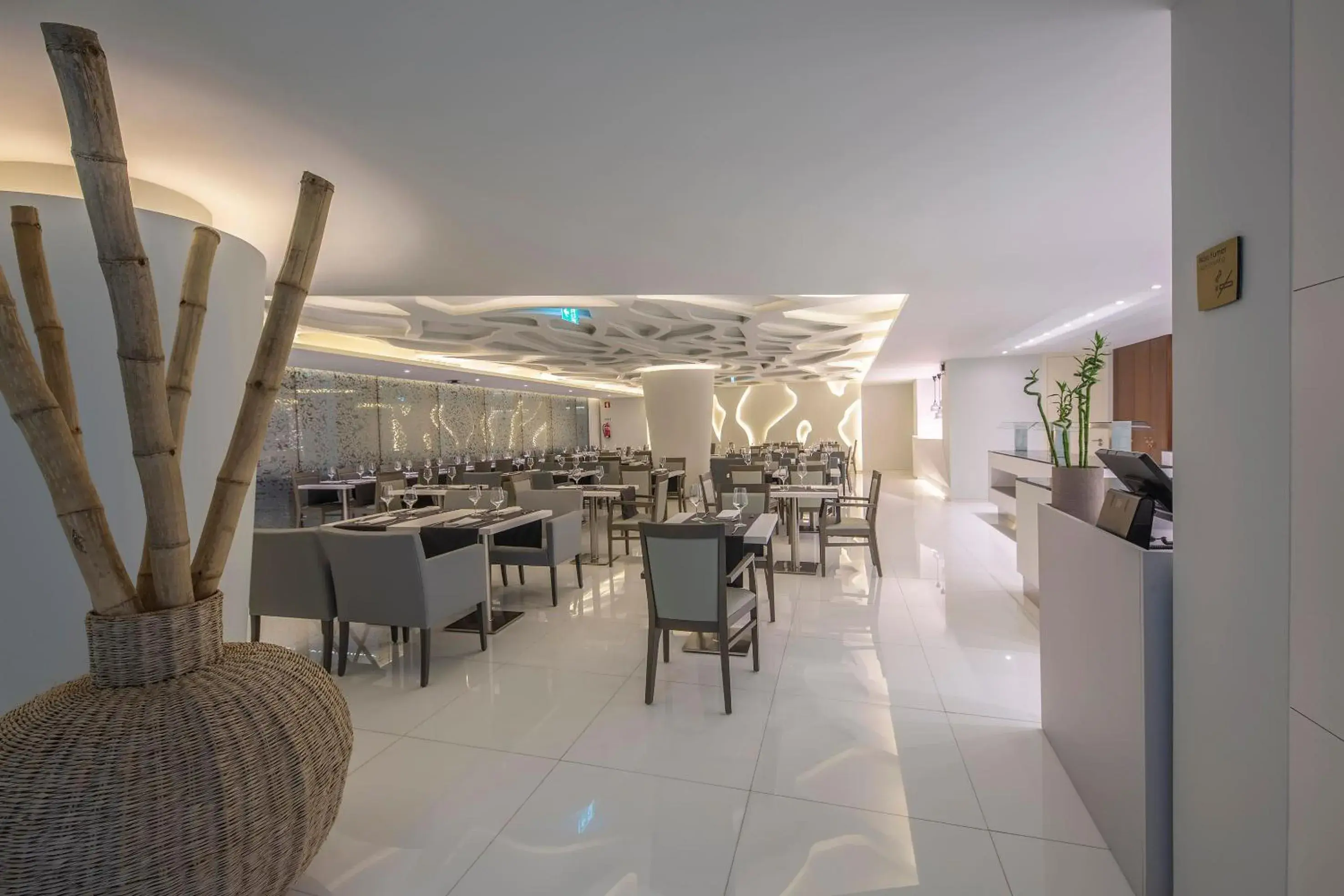 Restaurant/places to eat in Meliá Maputo Sky Restaurant/places to eat in Meliá Maputo Sky