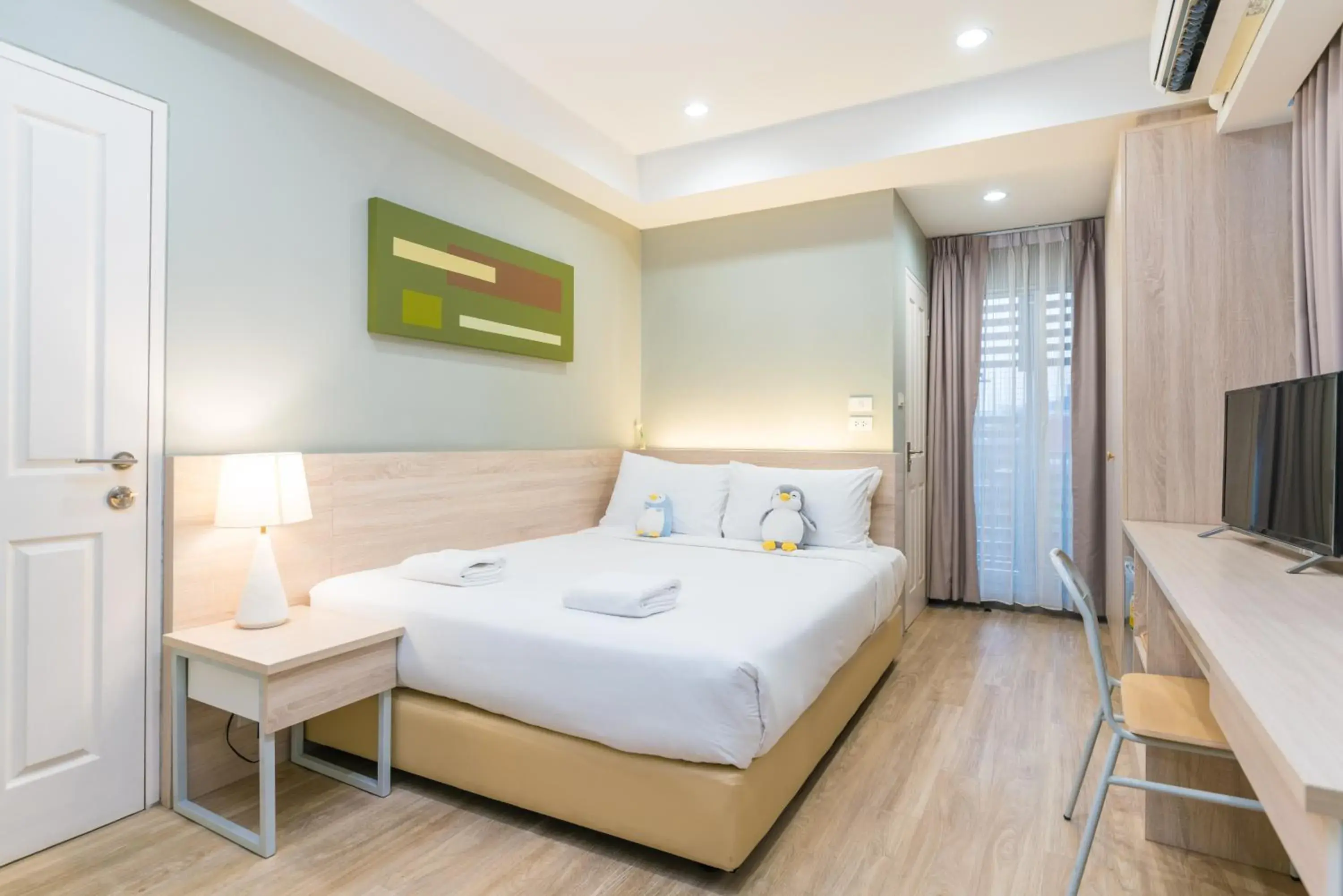 Bedroom, Bed in Koon Hotel Sukhumvit