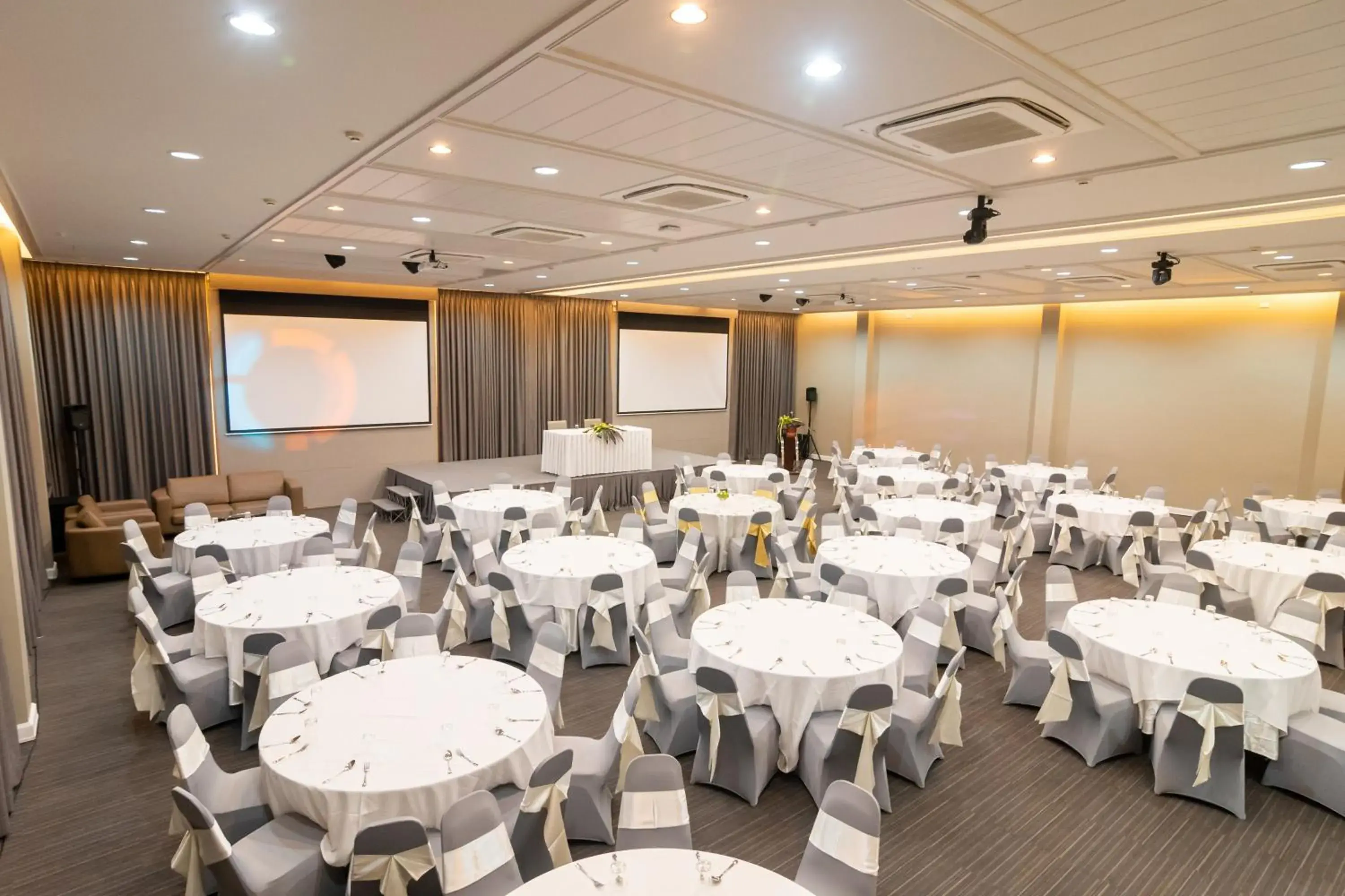 Meeting/conference room, Banquet Facilities in Koon Hotel Sukhumvit