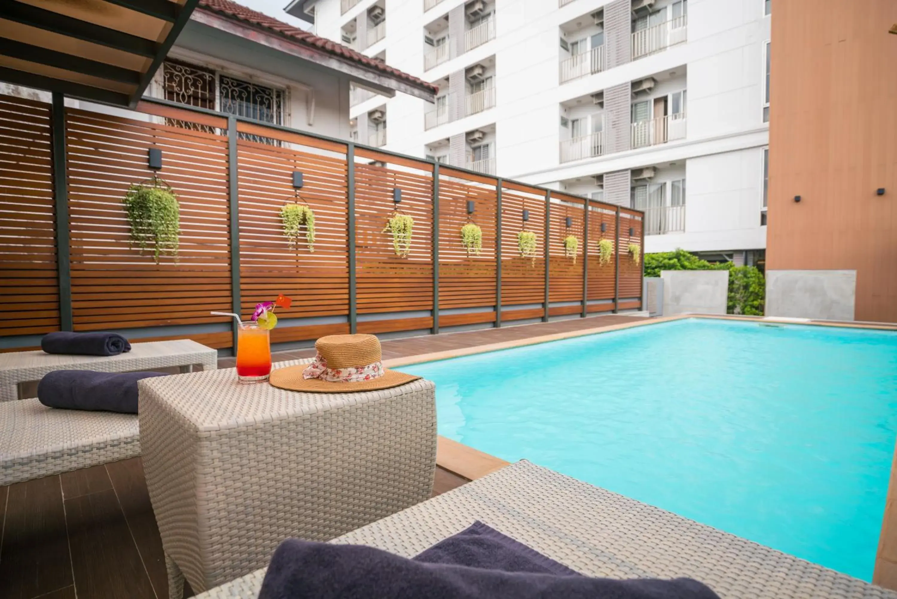 Swimming Pool in Koon Hotel Sukhumvit