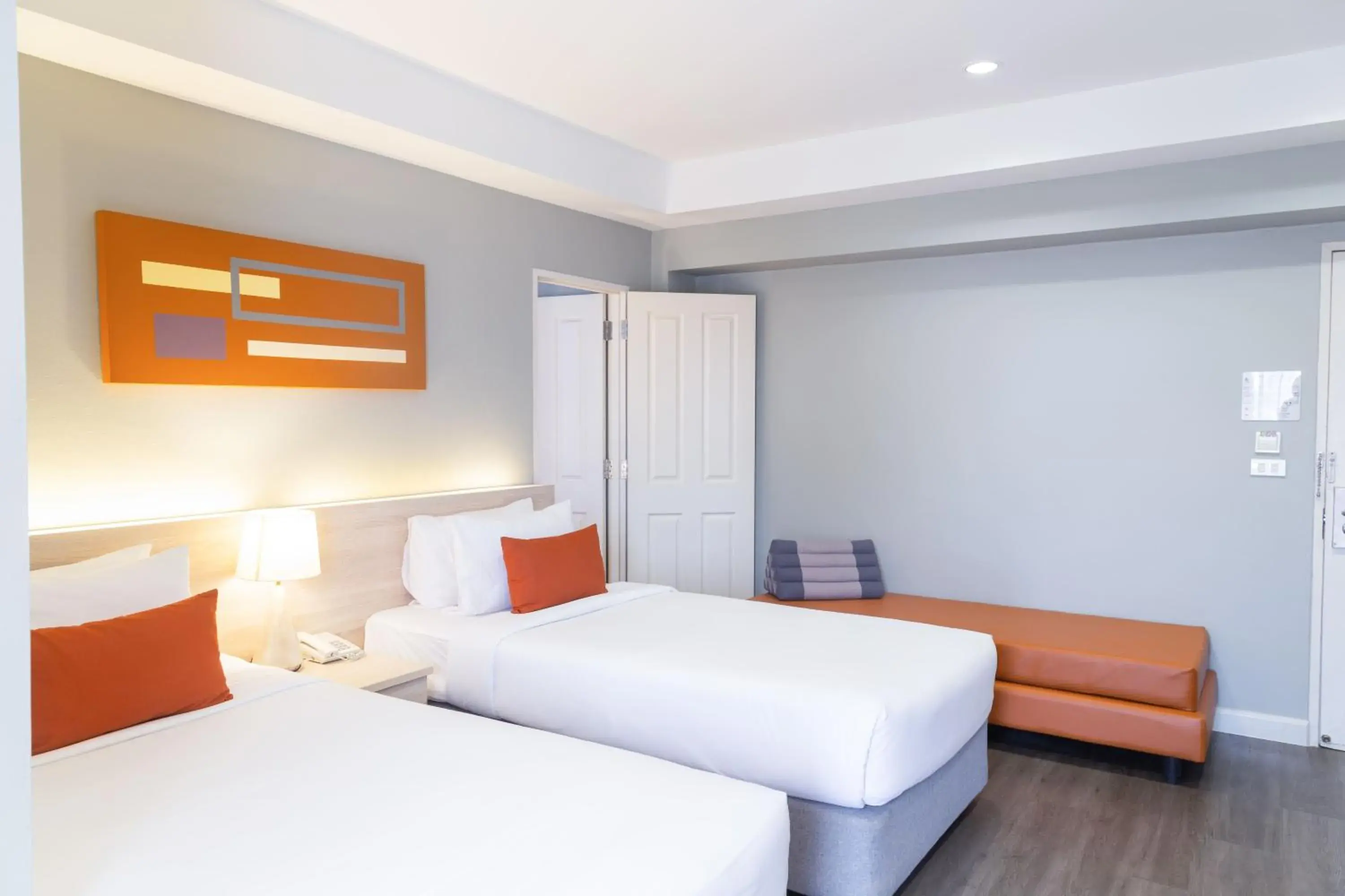 Bedroom, Bed in Koon Hotel Sukhumvit