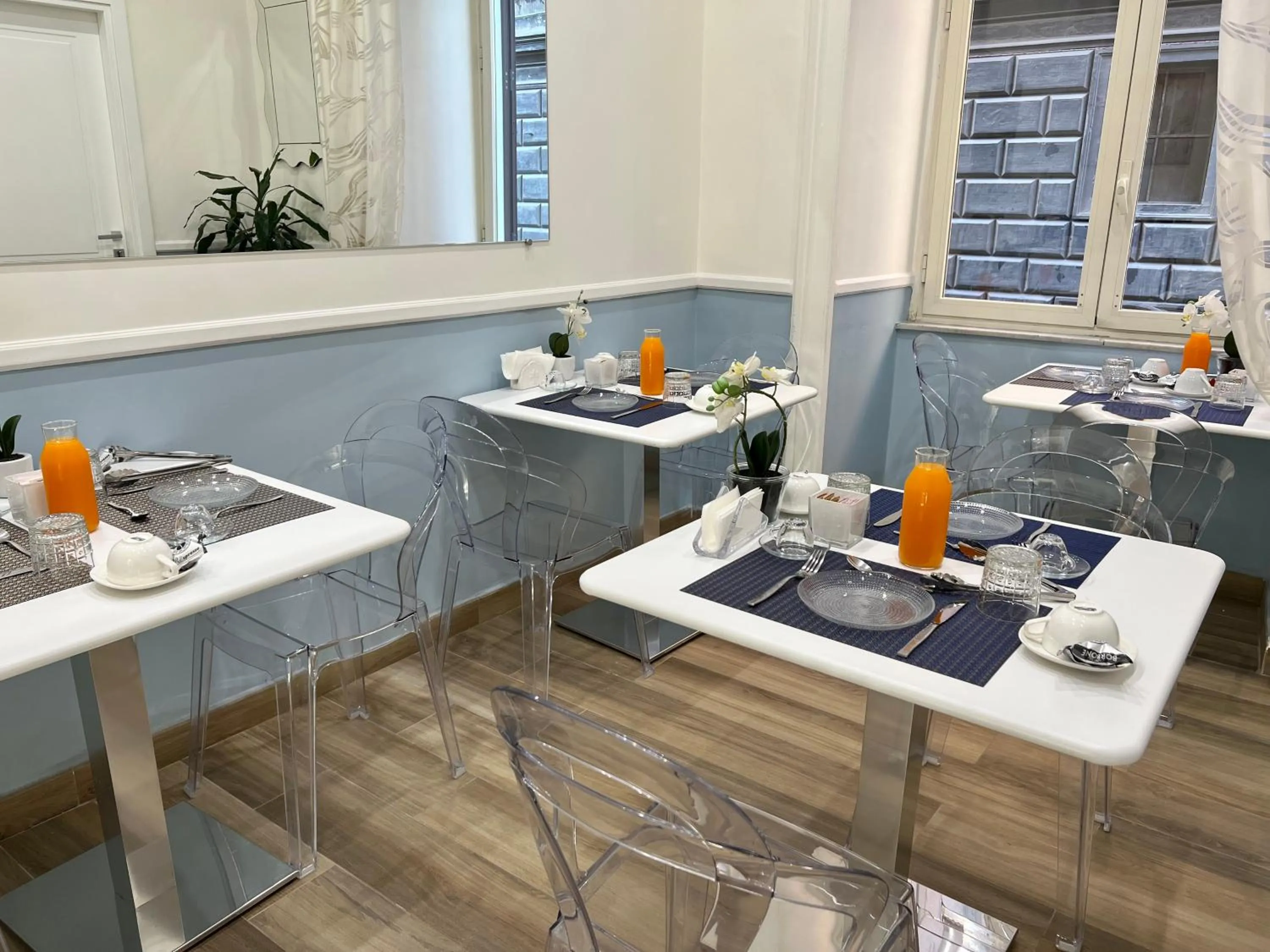 Food and drinks in Sun Art Naples Rooms