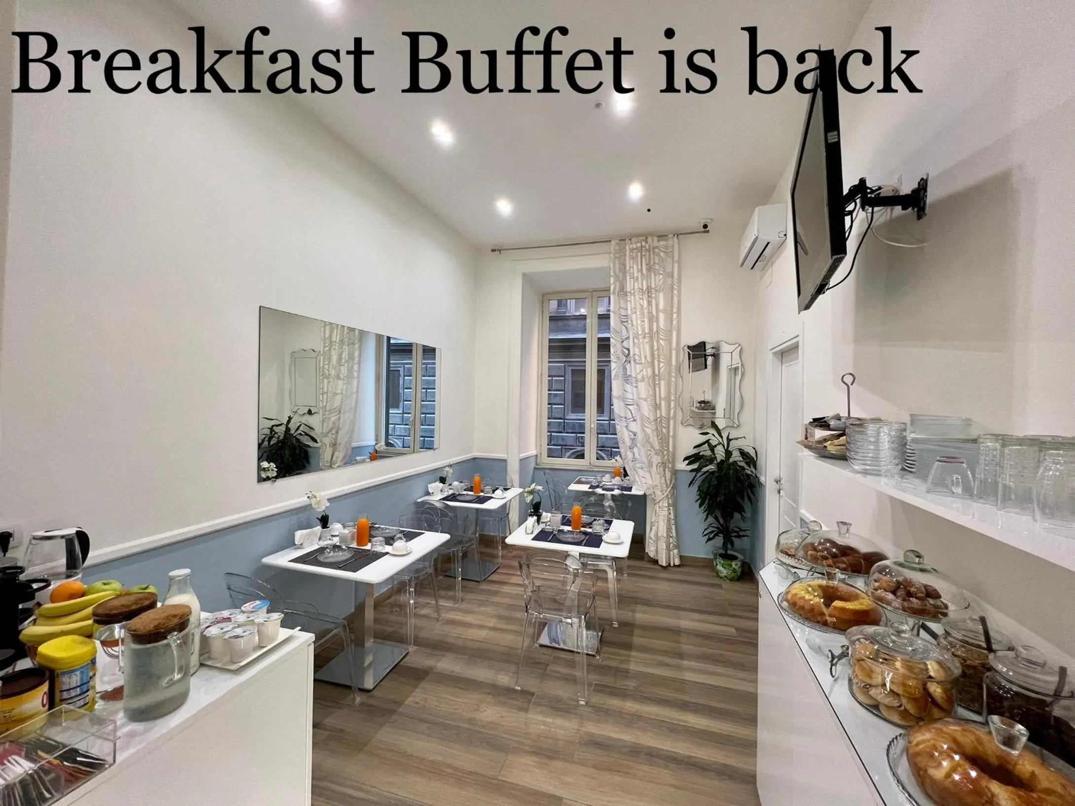 Food and drinks in Sun Art Naples Rooms