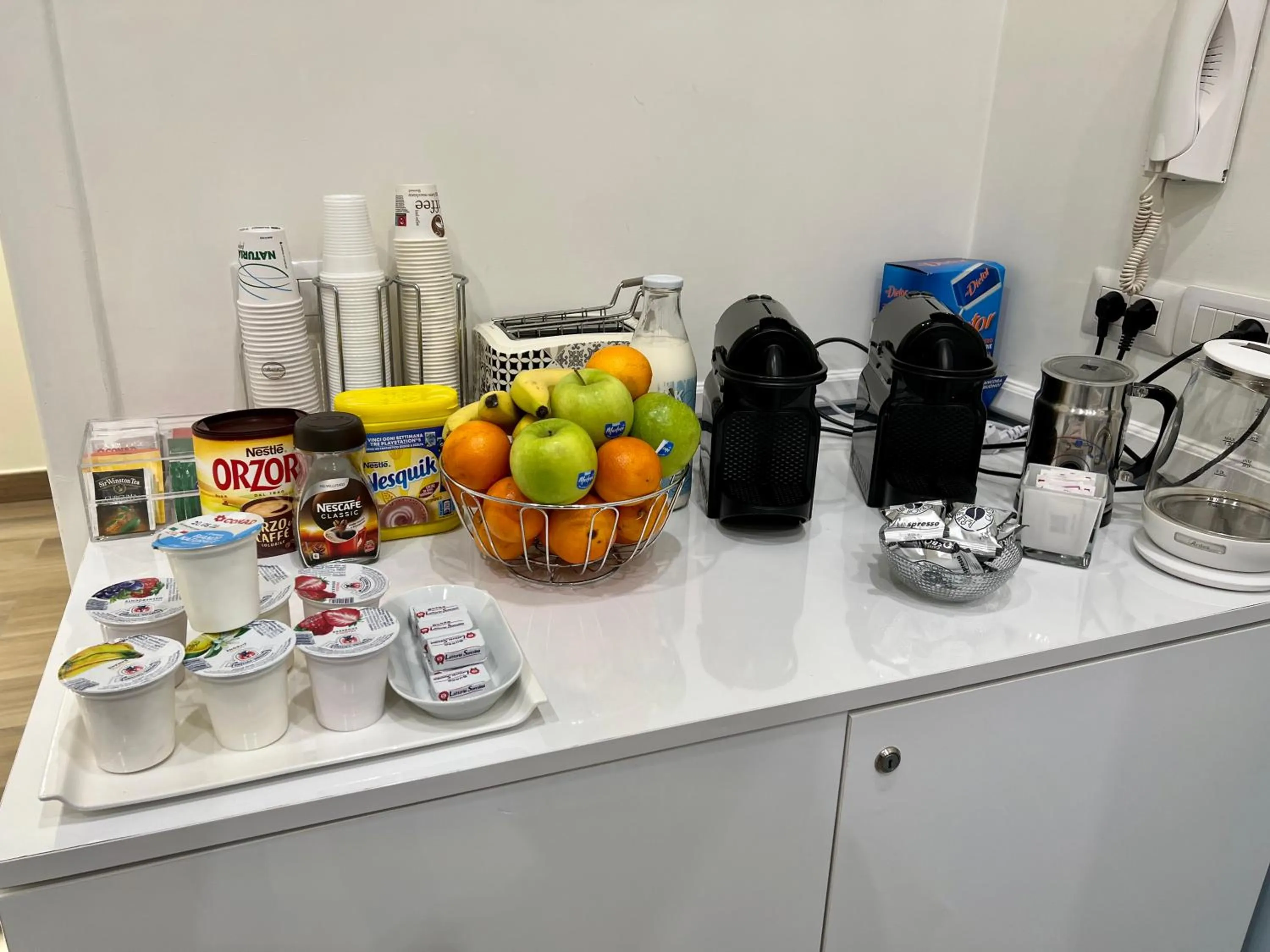 Coffee/tea facilities in Sun Art Naples Rooms