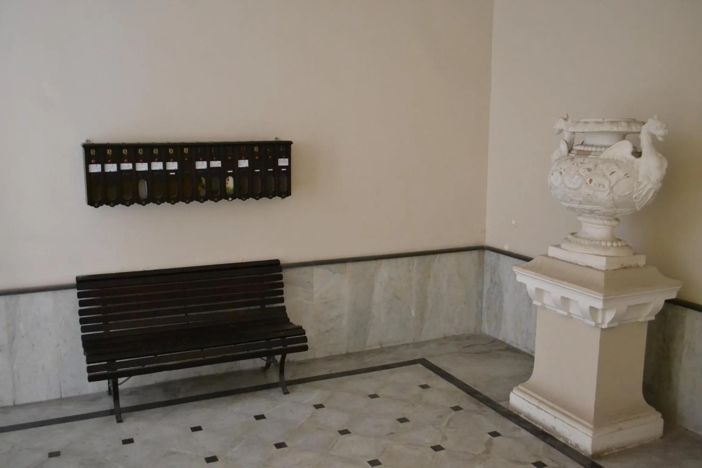 Facade/entrance in Sun Art Naples Rooms