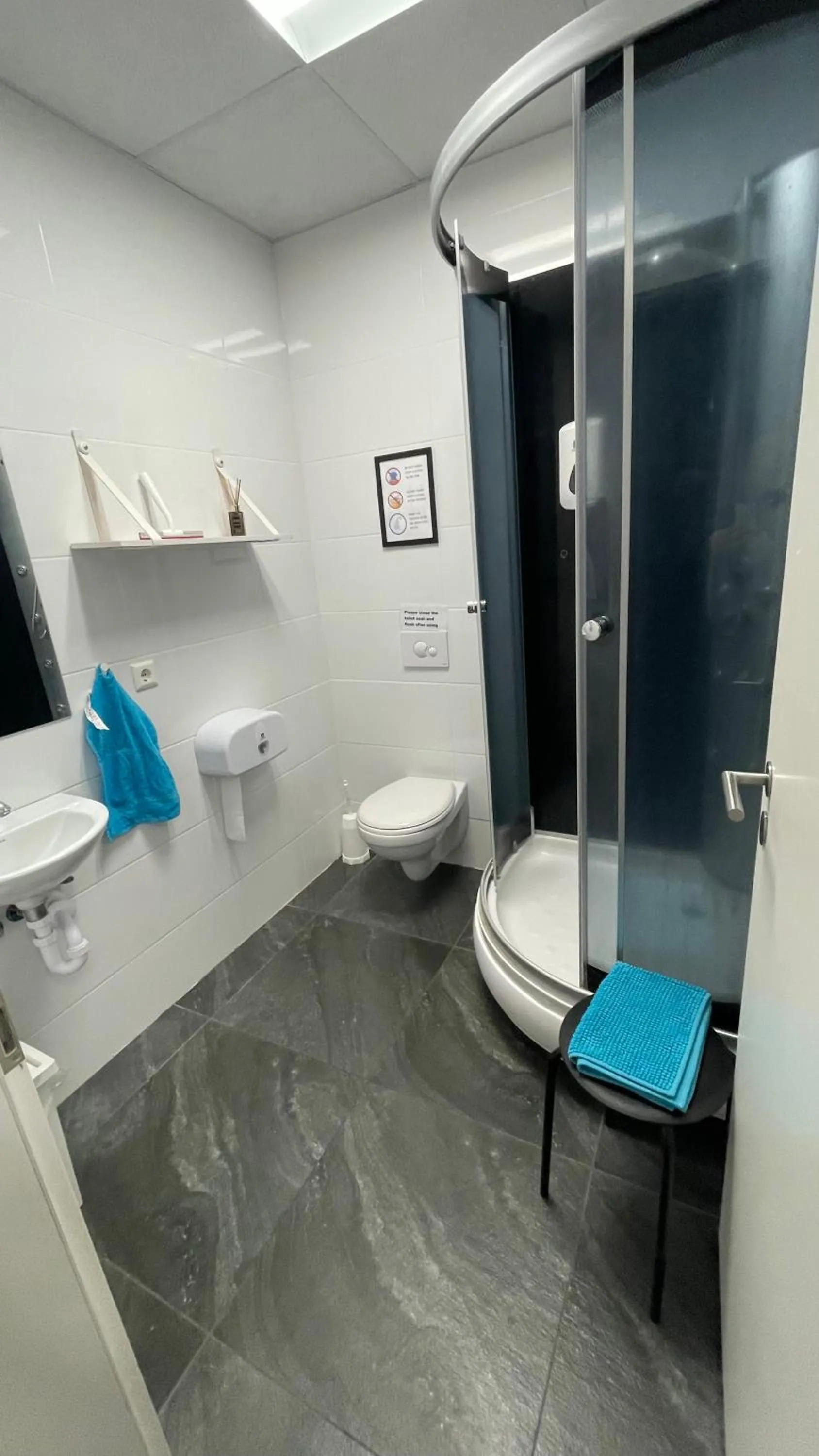 Toilet in Hafnarstræti Hostel