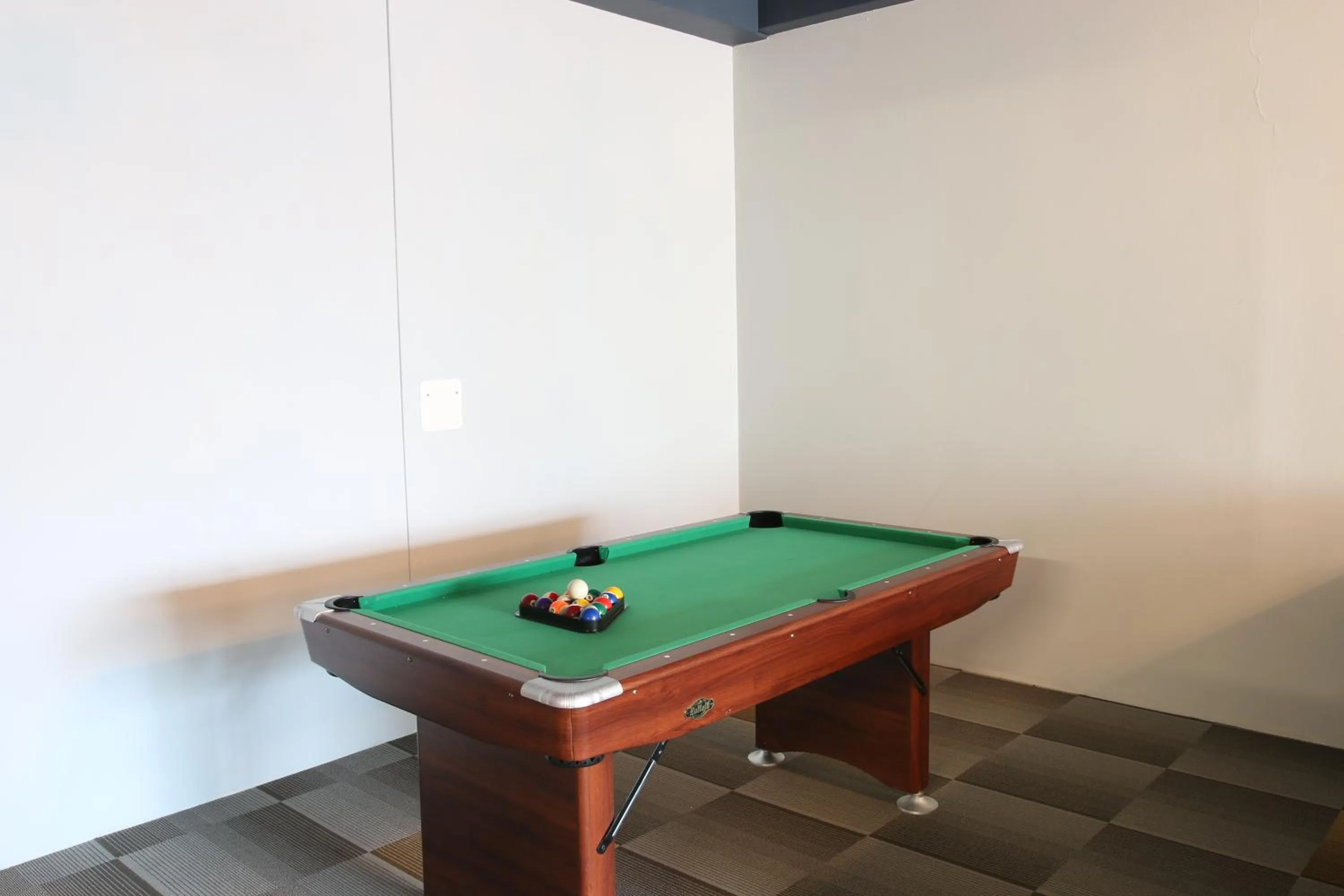 Billiard in Hafnarstræti Hostel