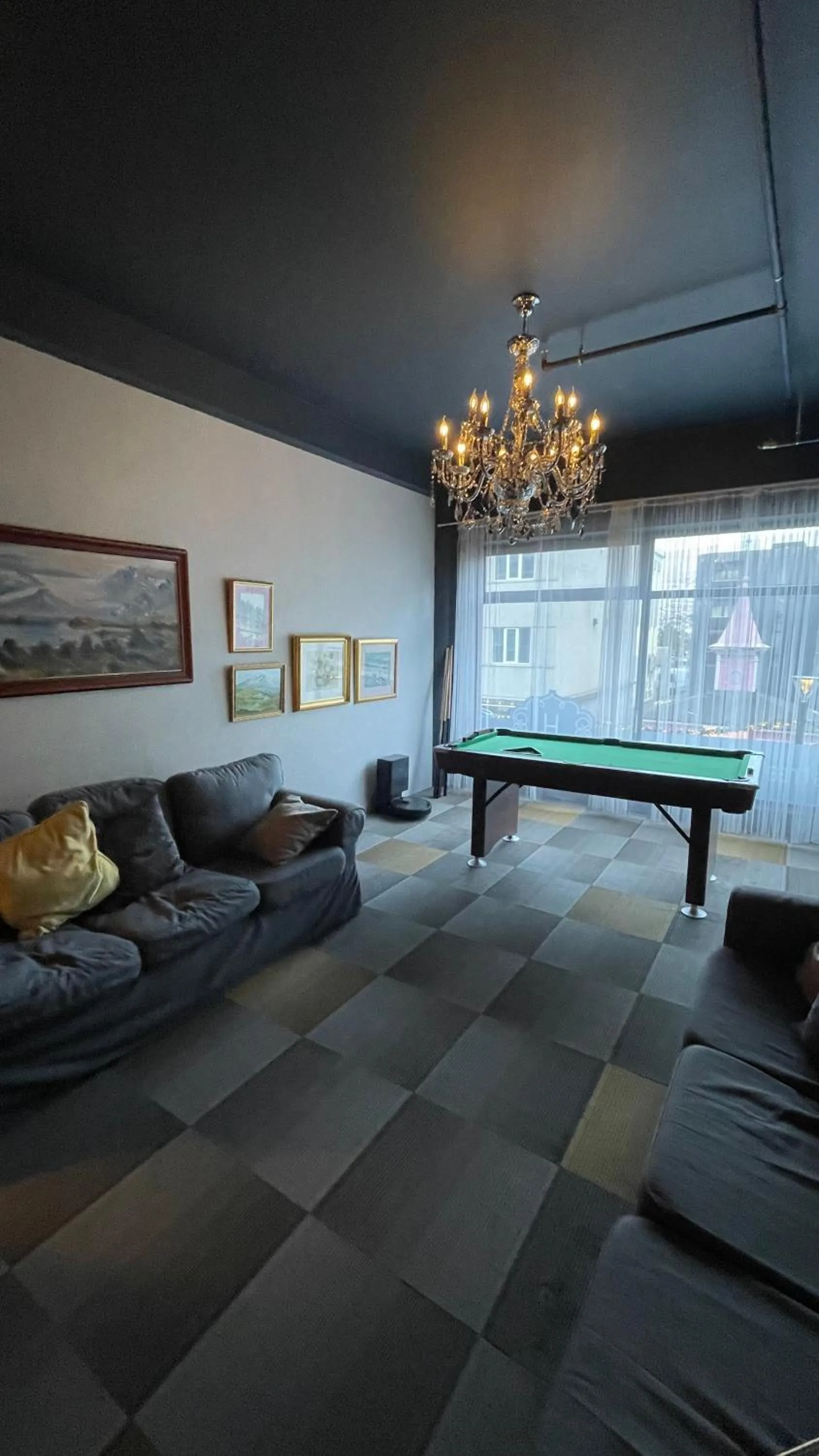 Seating area in Hafnarstræti Hostel