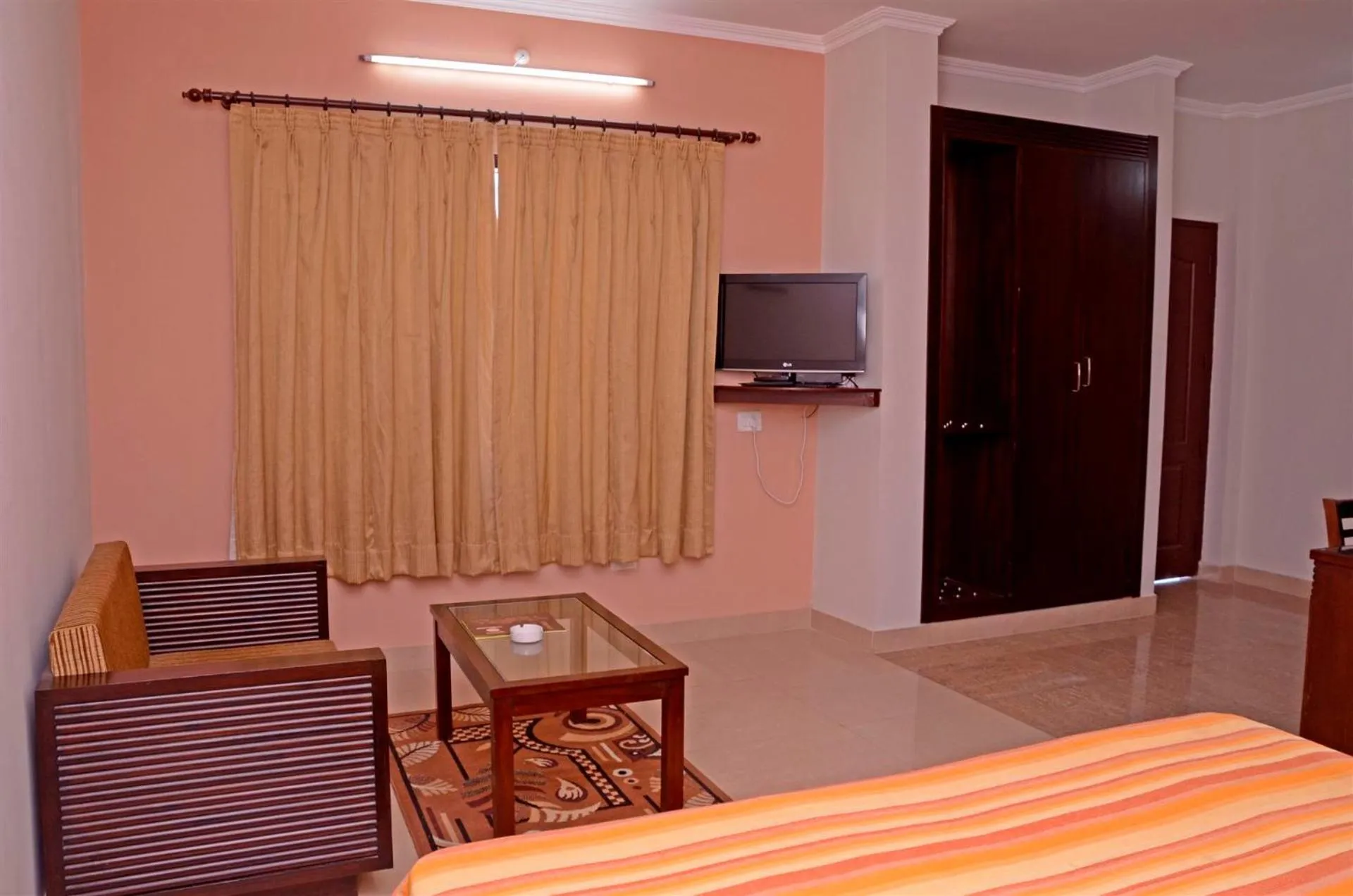 Hotel Shikhar & Restaurant