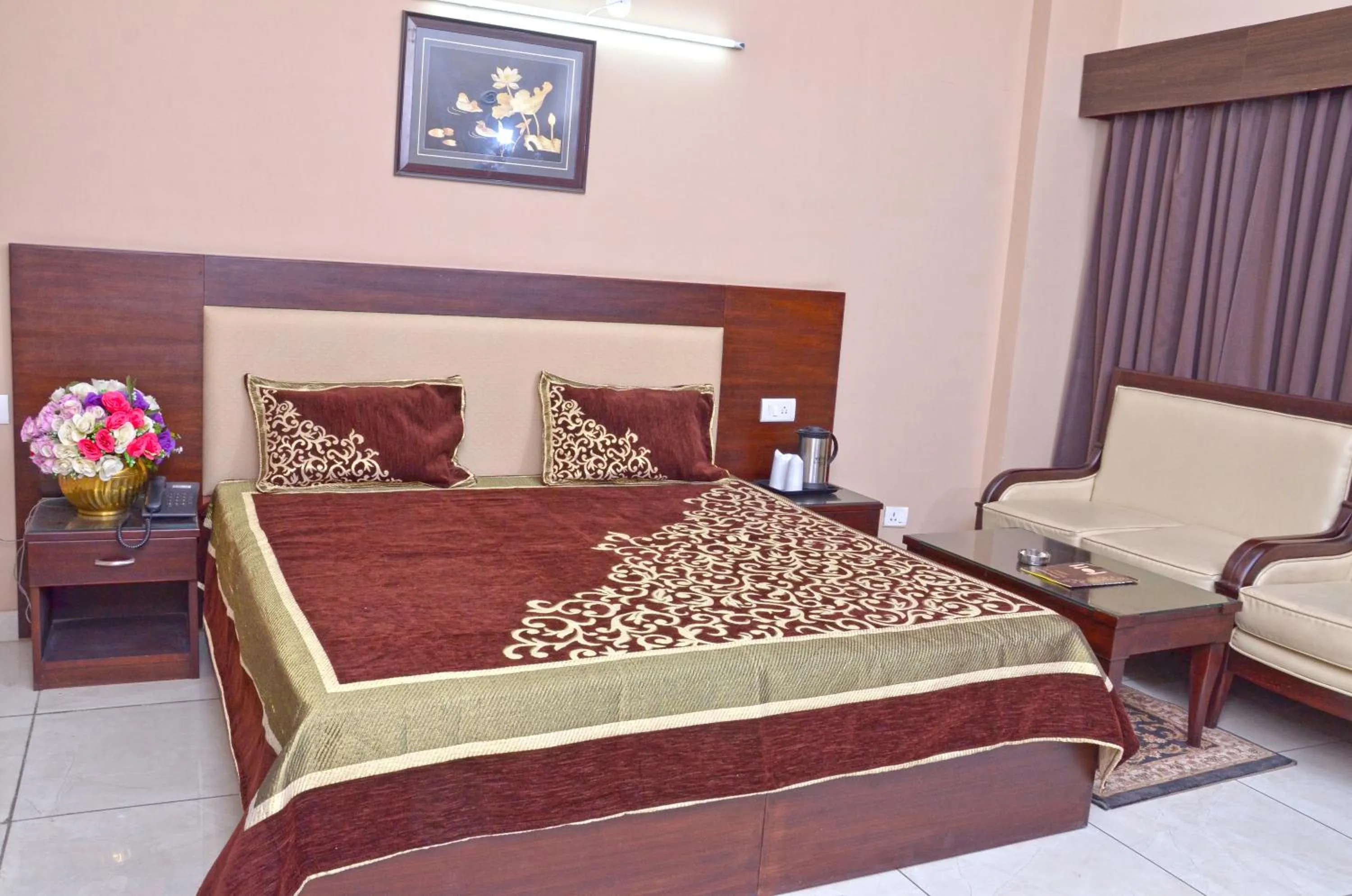 Hotel Shikhar & Restaurant