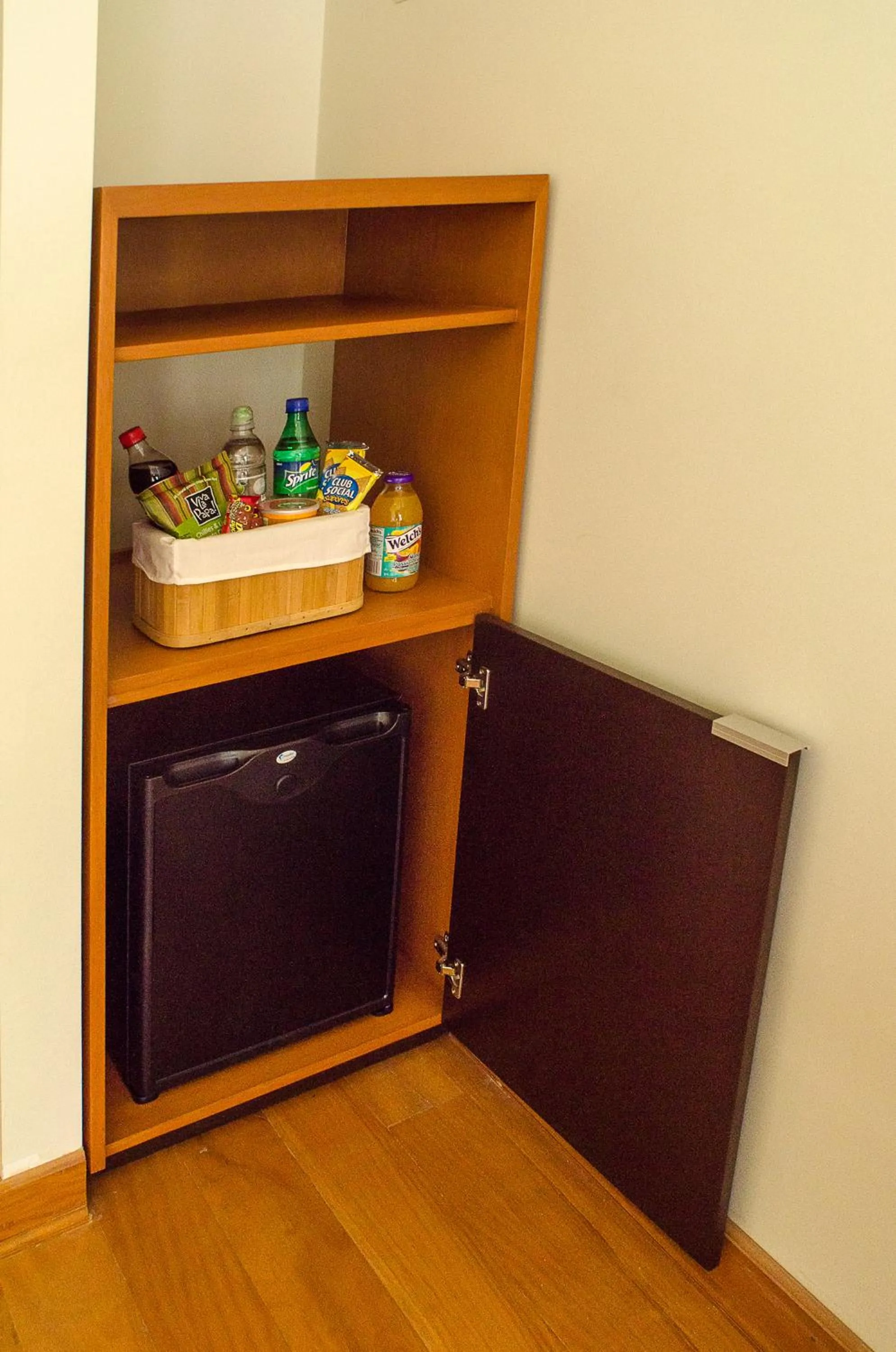 minibar in Taypikala Deluxe Valle Sagrado