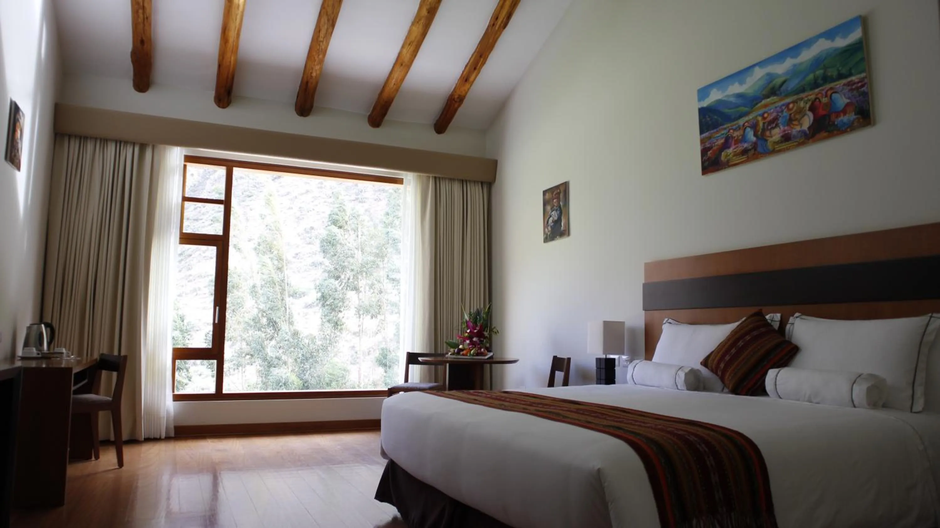 Photo of the whole room, Bed in Taypikala Deluxe Valle Sagrado