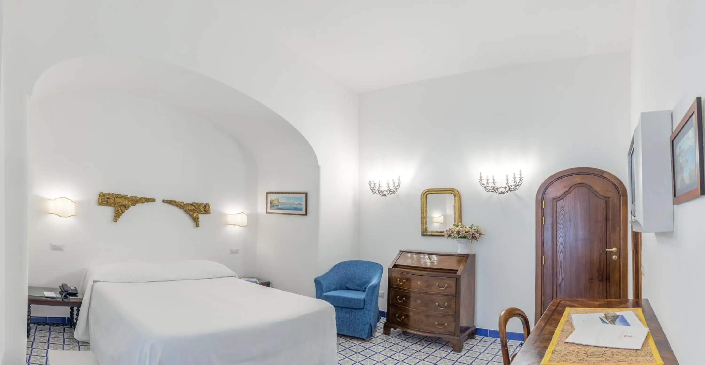 Standard Double or Twin Room with Garden View in Hotel Poseidon Standard Double or Twin Room with Garden View in Hotel Poseidon