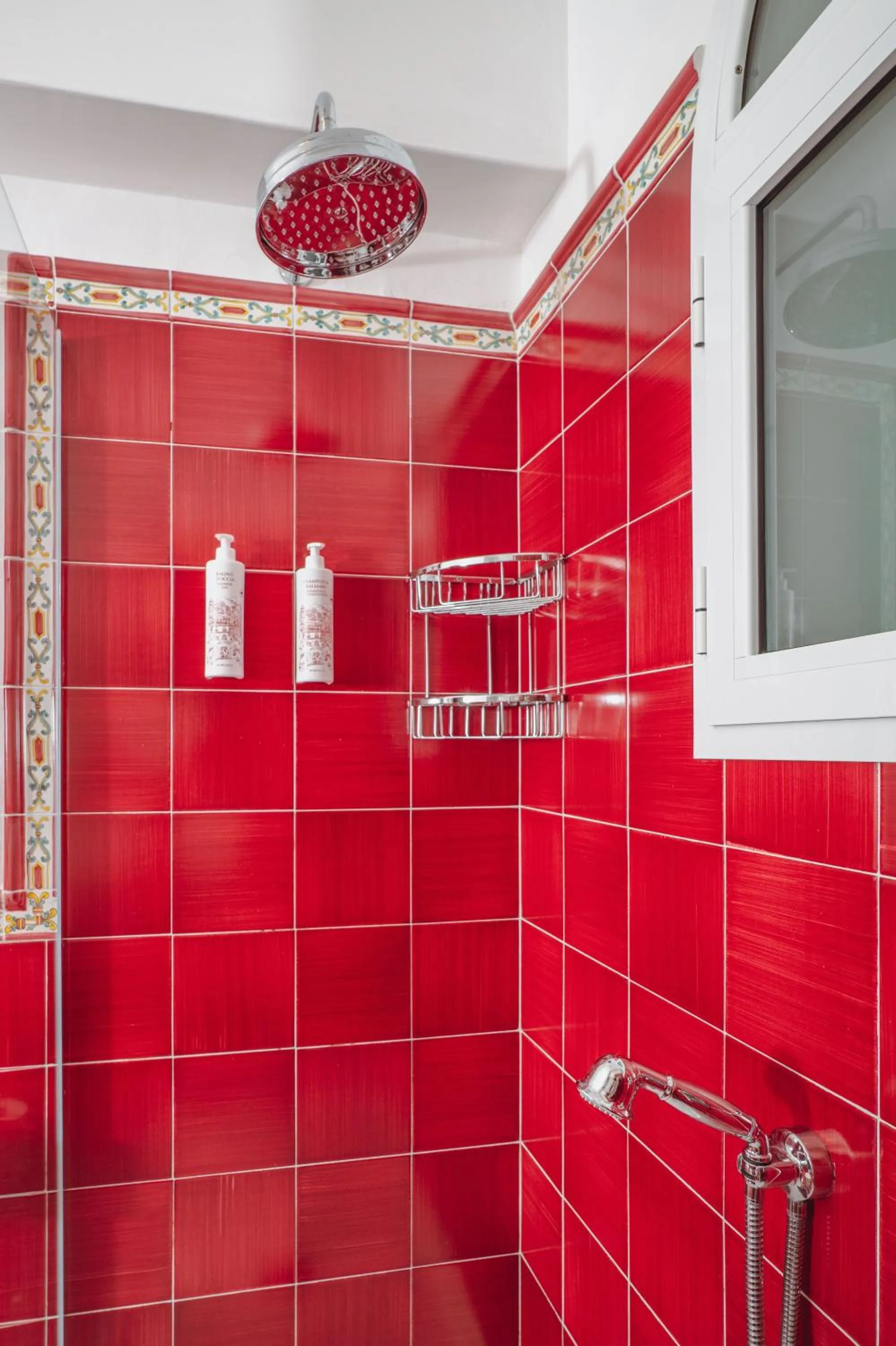 Shower in Hotel Poseidon