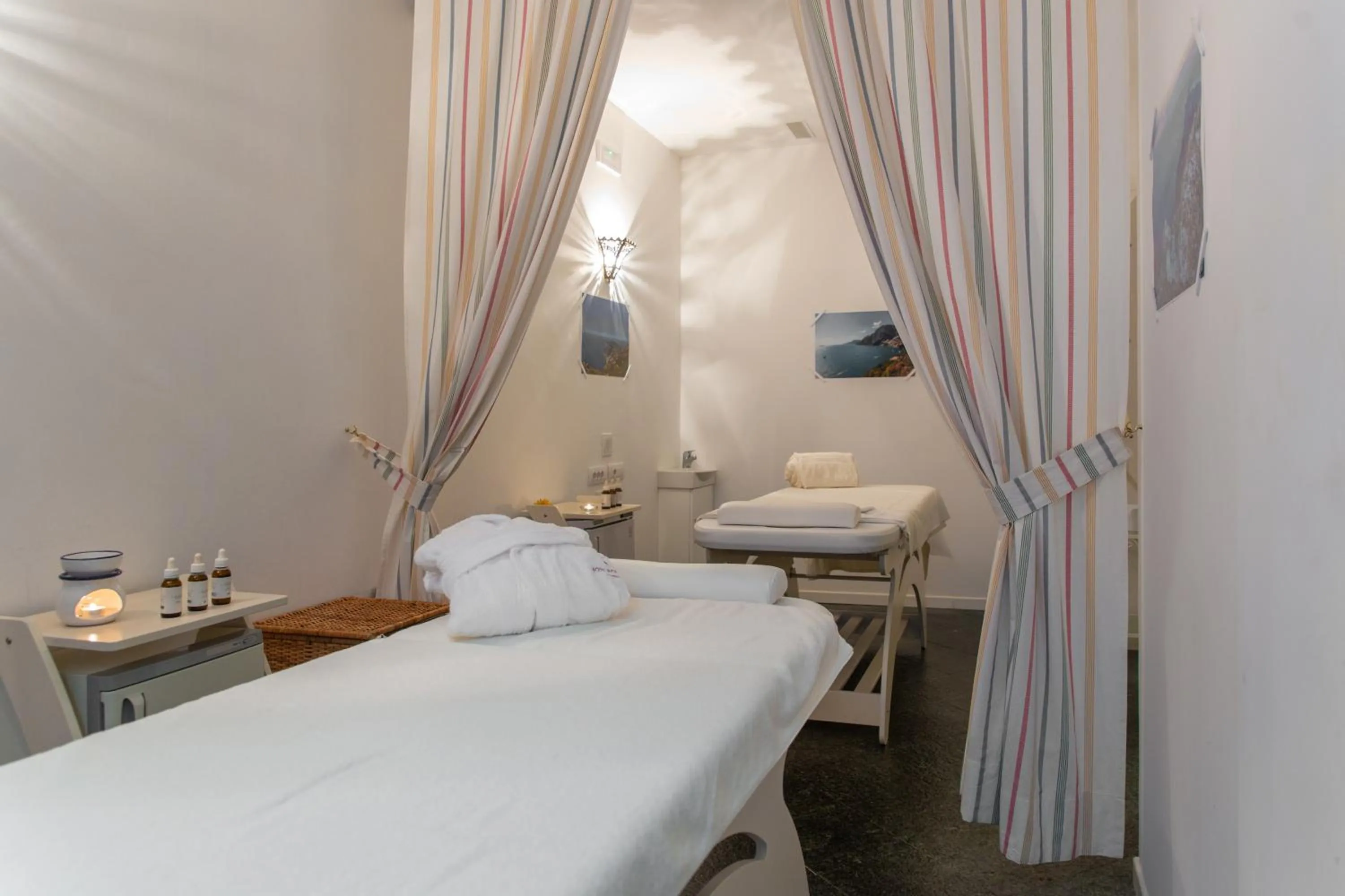 Massage, Bed in Hotel Poseidon