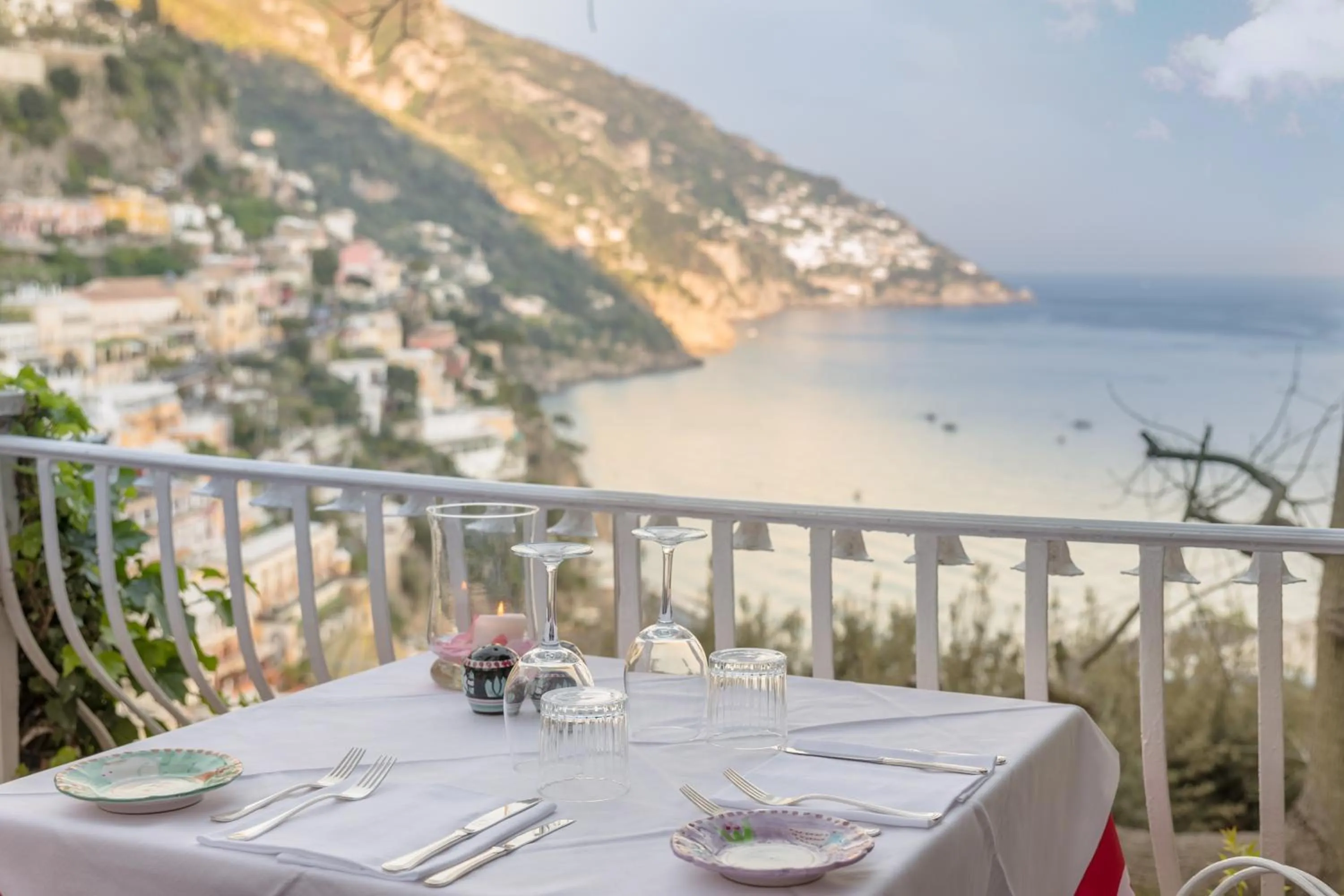 Restaurant/places to eat in Hotel Poseidon