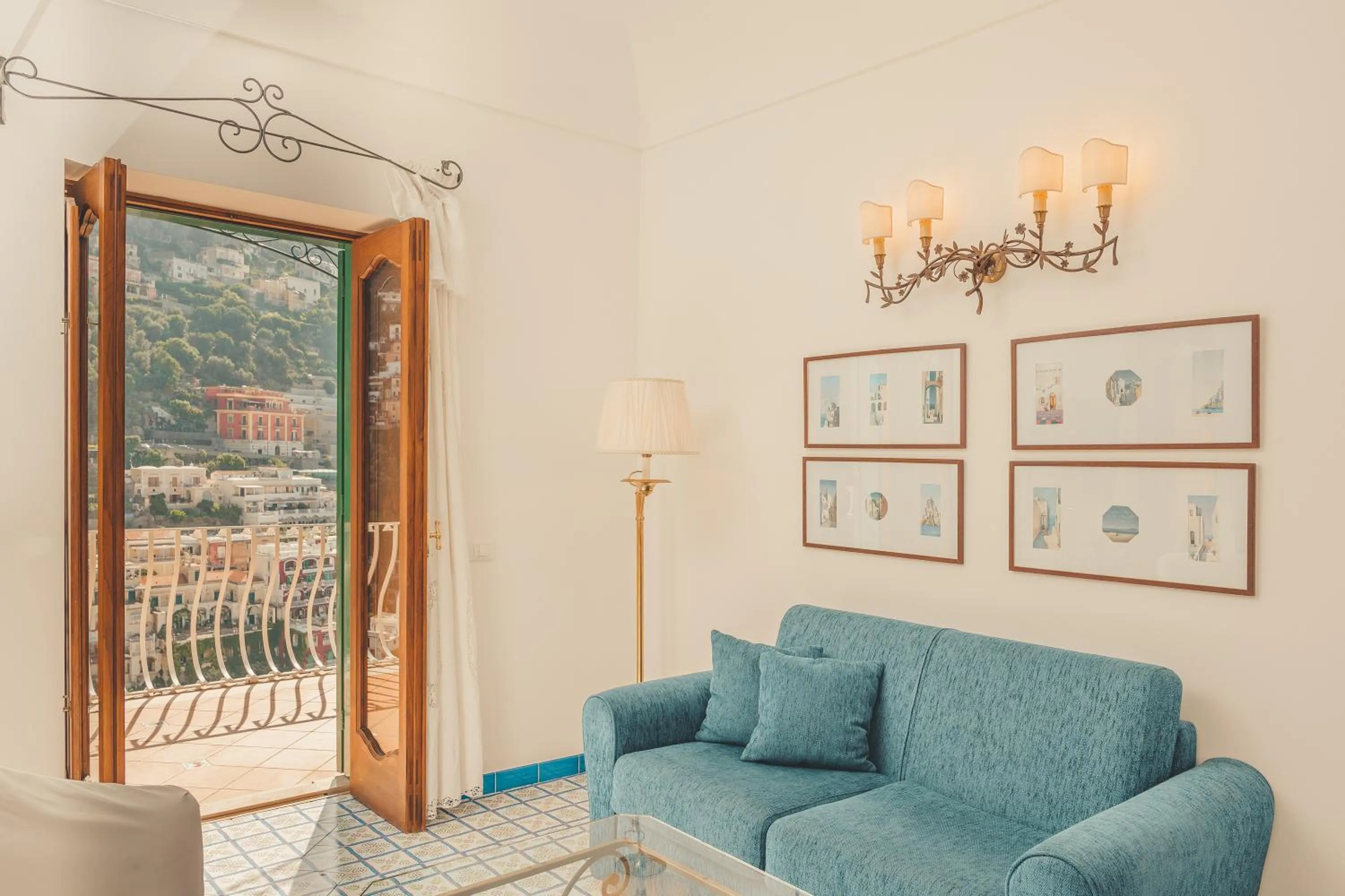 Summer in Hotel Poseidon