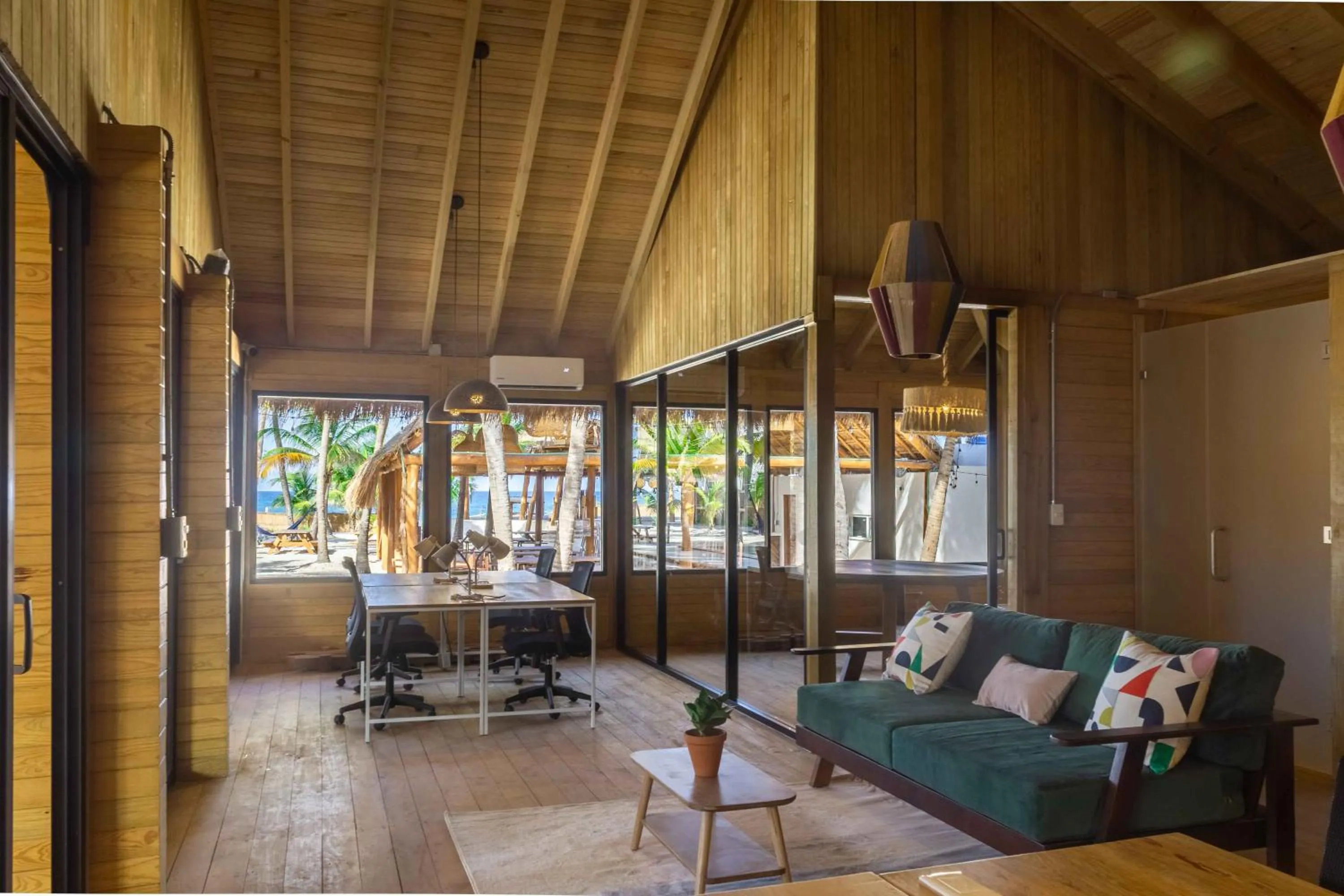 Business facilities in Selina Poc Na Isla Mujeres