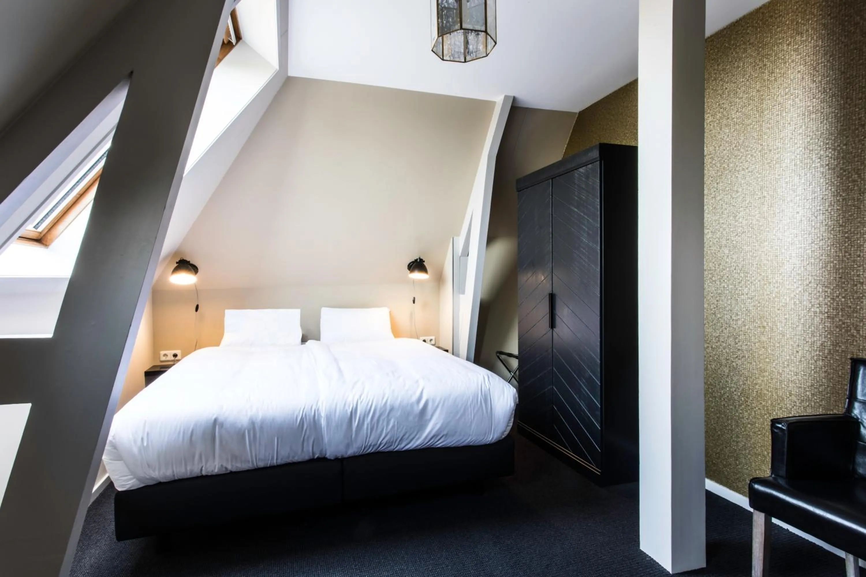 Bedroom, Bed in Rijksmonument Hotel de Sprenck - including free private parking