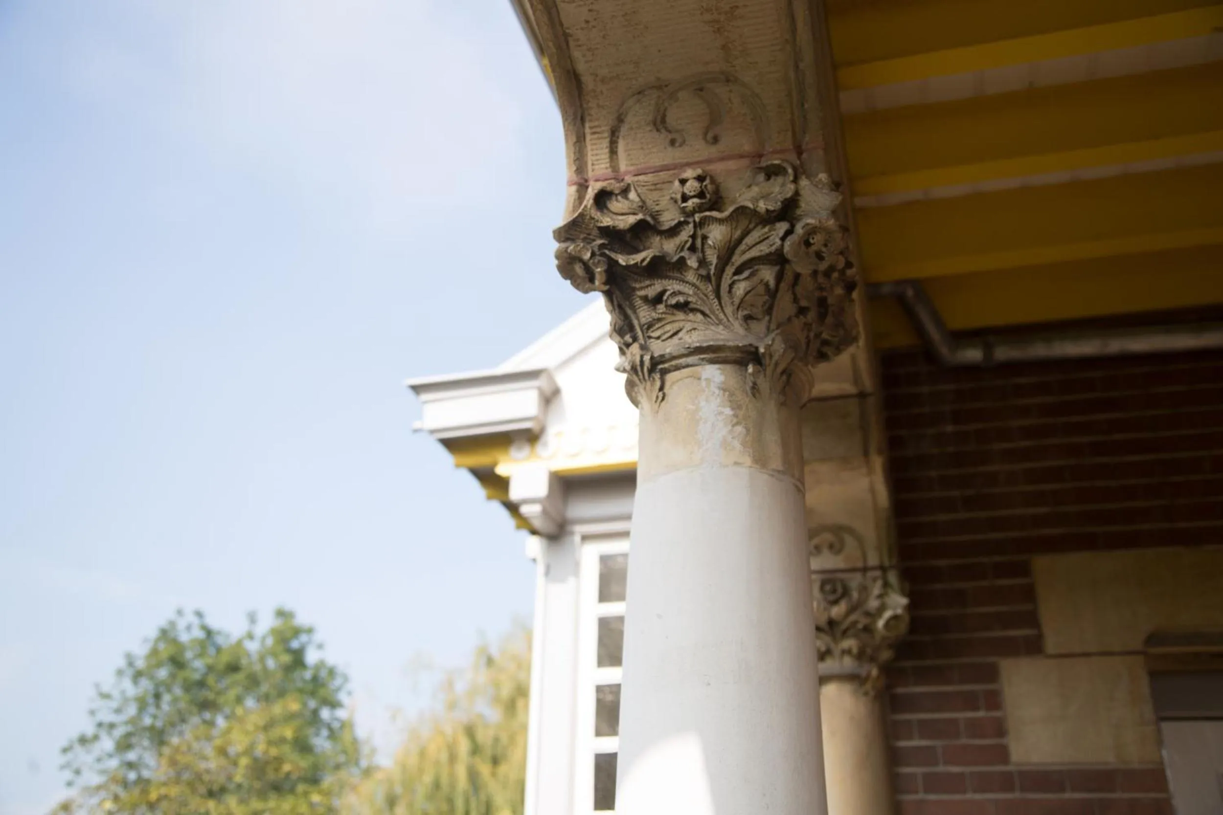 Decorative detail in Rijksmonument Hotel de Sprenck - including free private parking
